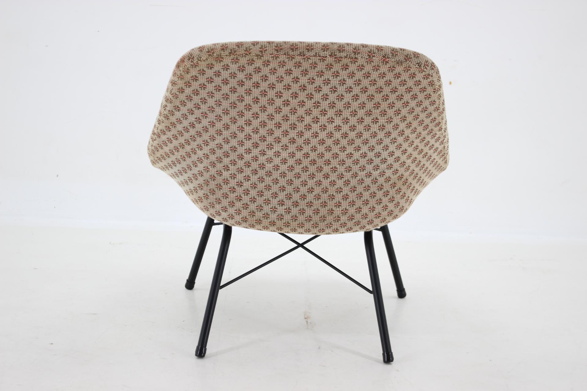 Late 20th Century 1970s Shell Chair with Iron Base, Germany  For Sale