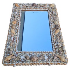 Specchio conchiglia incrostata degli anni '70, cornice Folk Art costiera