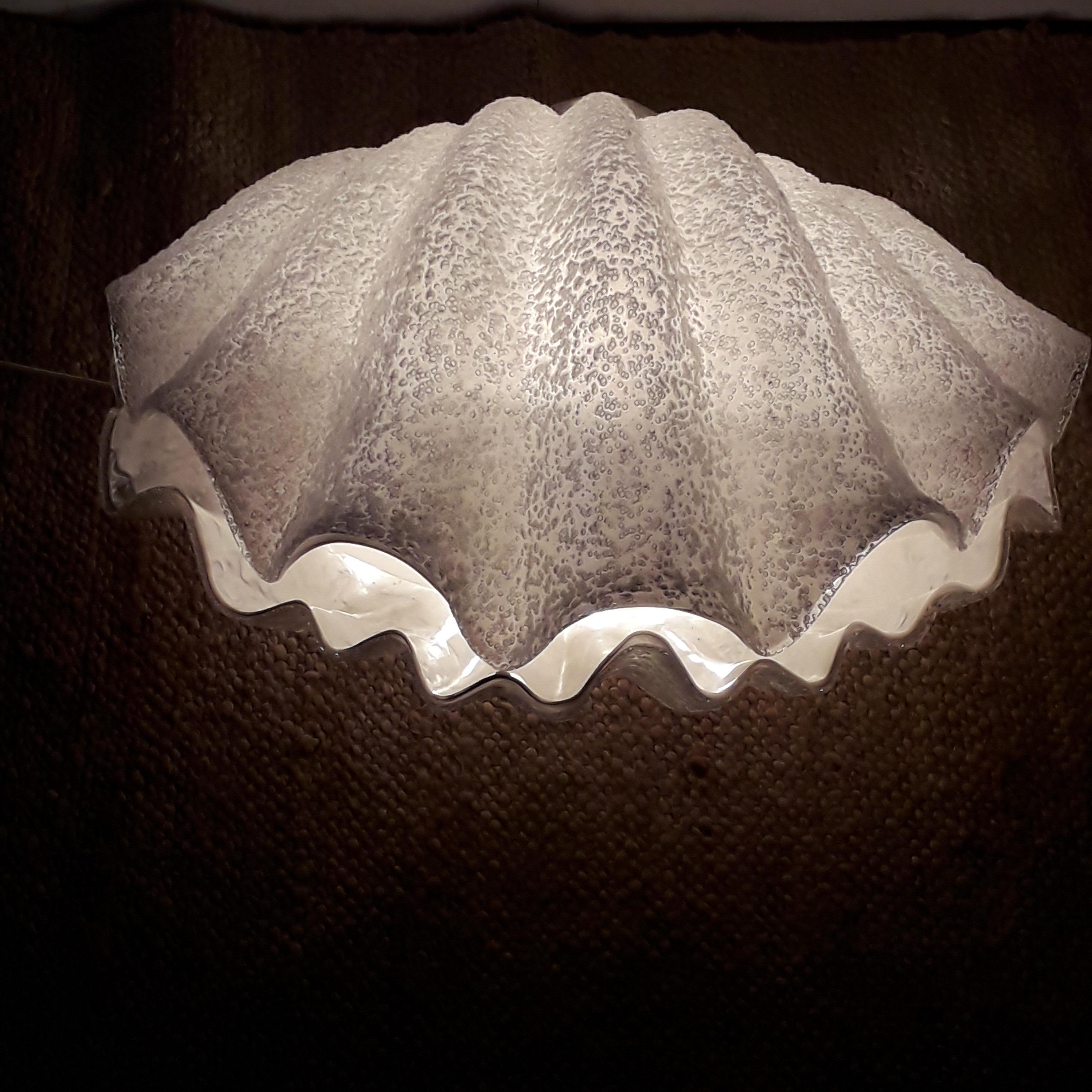 1970s Shell Lamp by Maison Rougier In Good Condition For Sale In Longueil, FR
