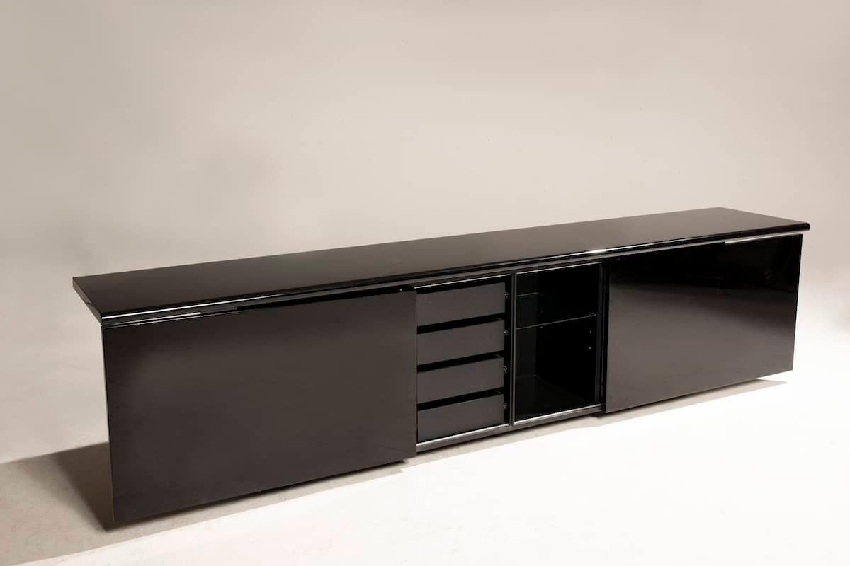 Laccato Credenza Sheraton Acerbis laccata nera anni '70 L 282 cm