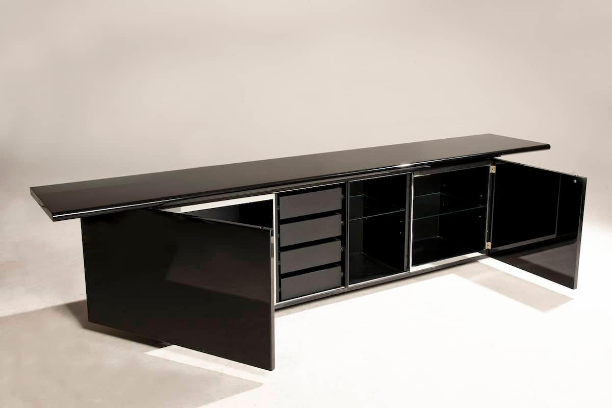 Fine XX secolo Credenza Sheraton Acerbis laccata nera anni '70 L 282 cm