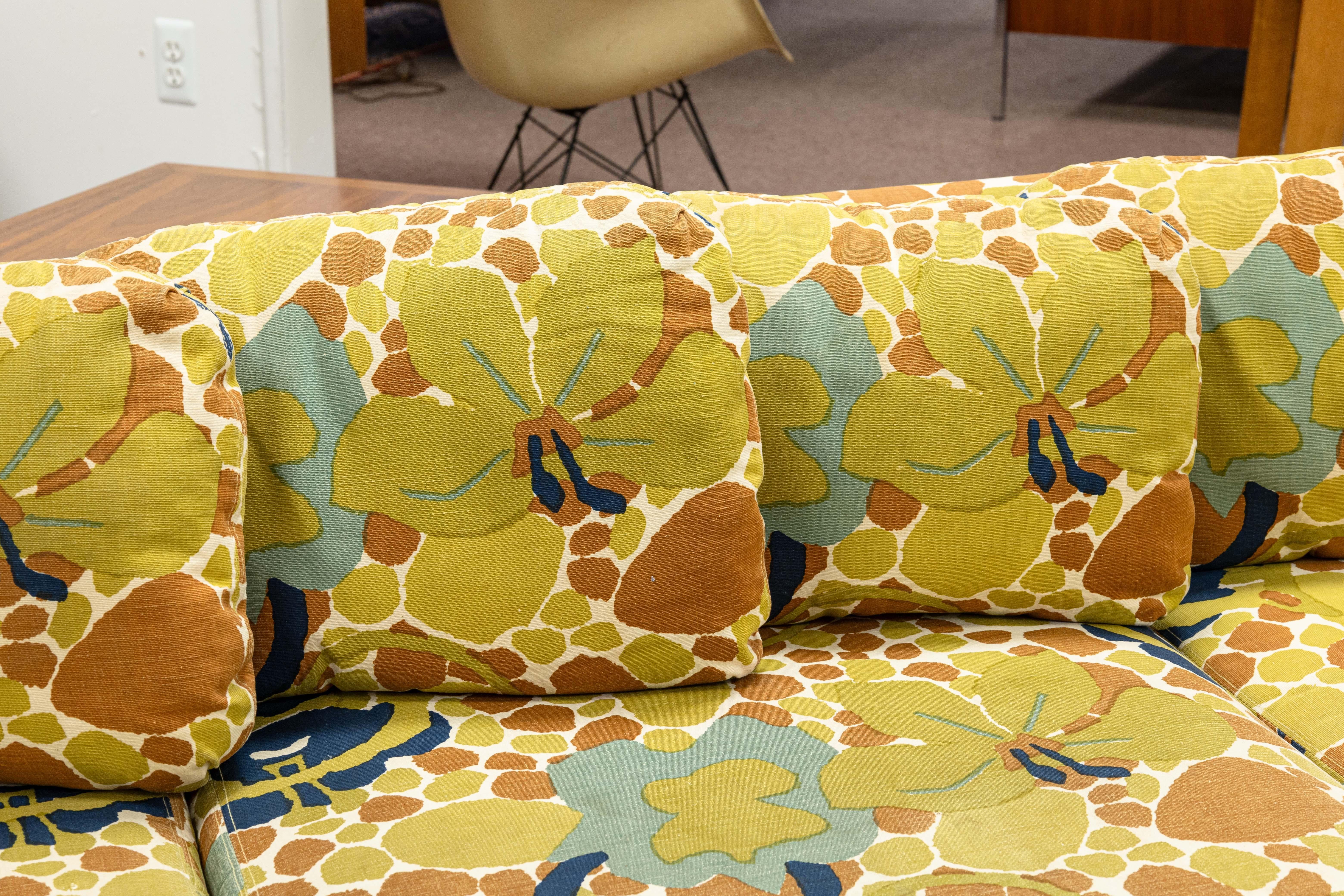 Late 20th Century 1970s Sherrill Furniture Co Milo Baughman Style Colorful 3 Piece Sofa Sectional