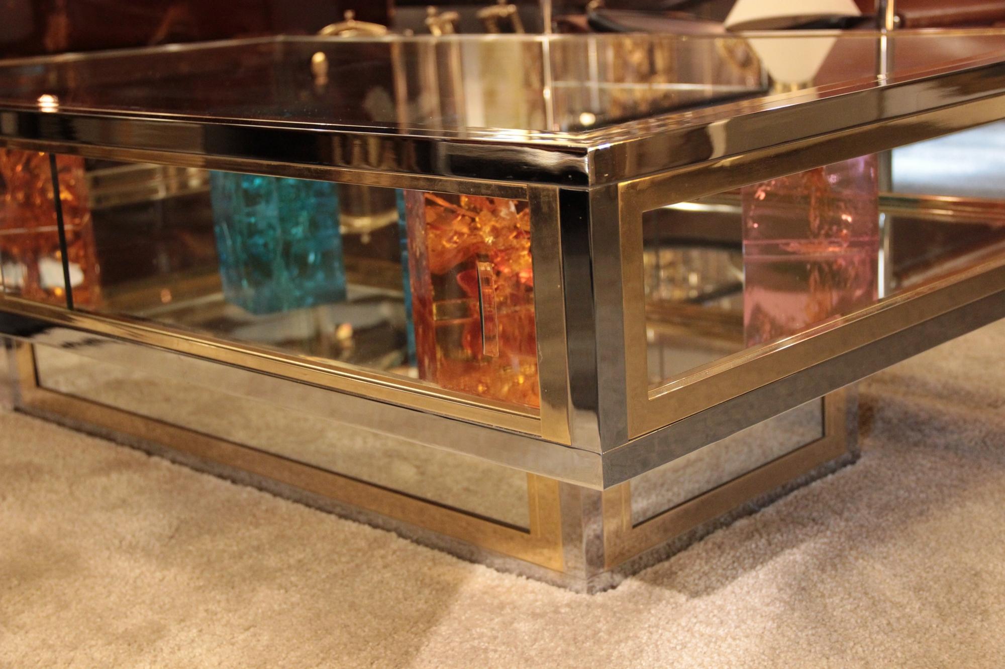 1970s Showcase Coffee Table in Brass and Chrome 1