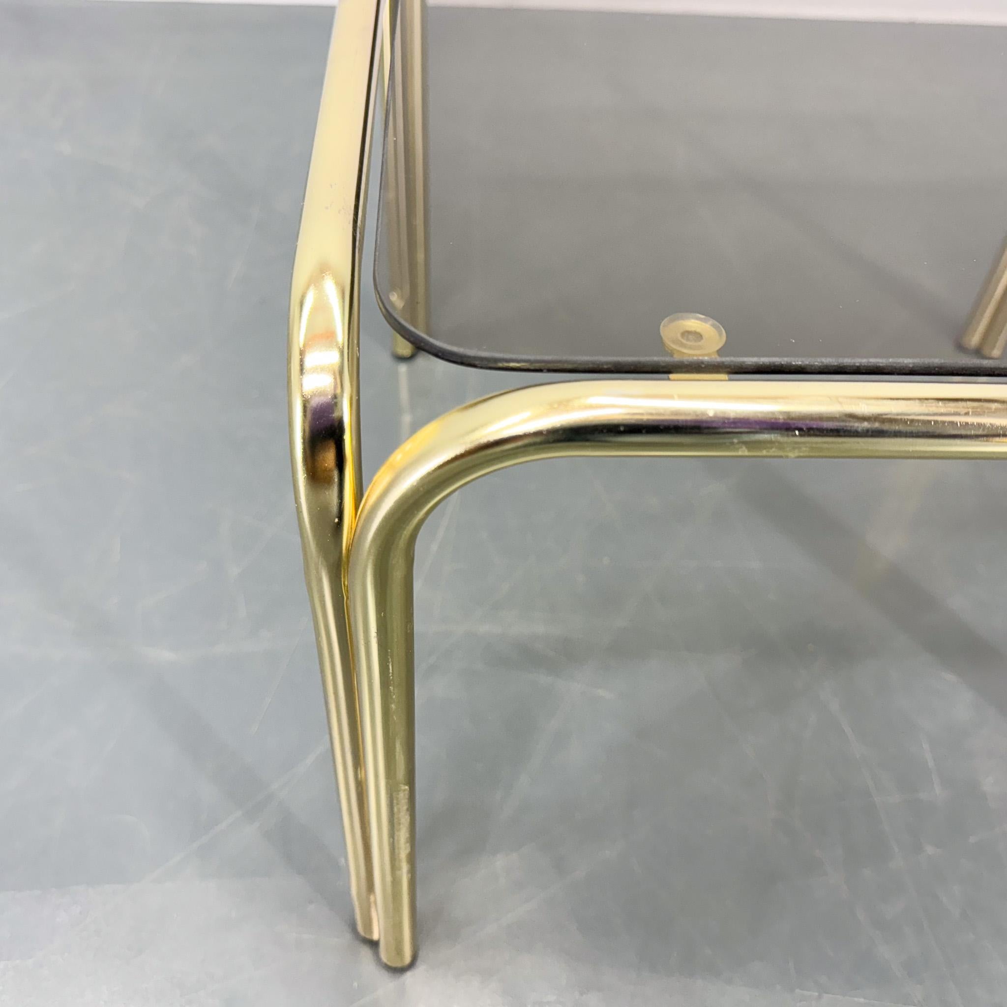 Table d'appoint ou table basse des années 1970 avec verre fumé, Allemagne Bon état - En vente à Praha, CZ