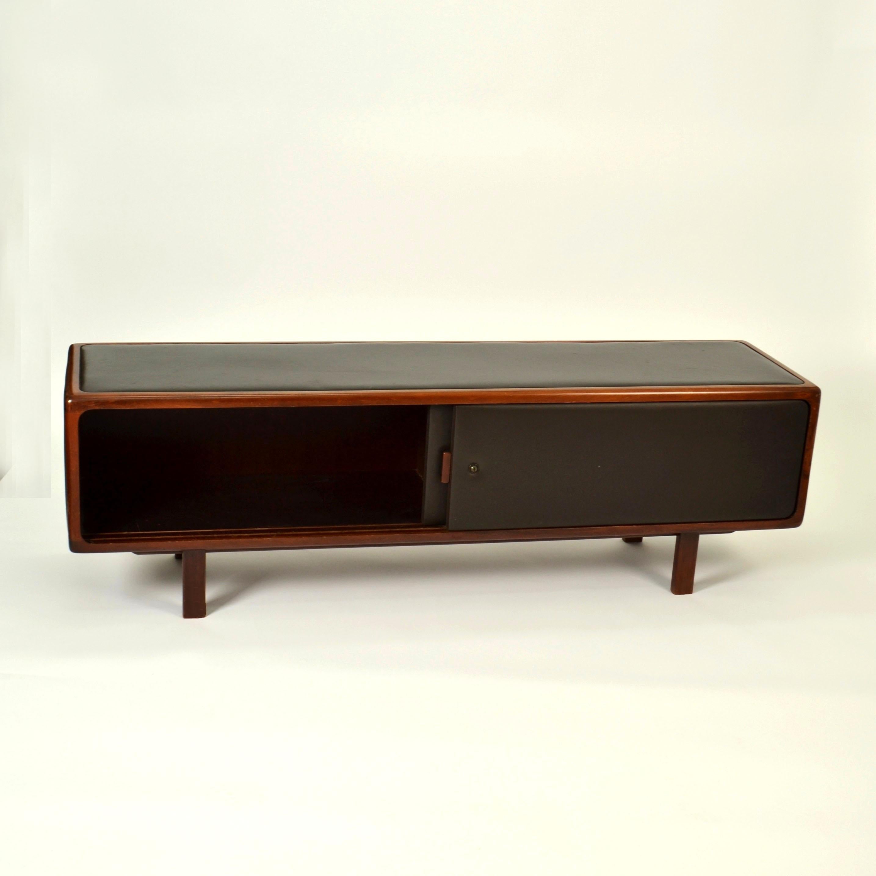 1970er Sideboard aus schokoladenbraunem Leder und Holz im Angebot 2