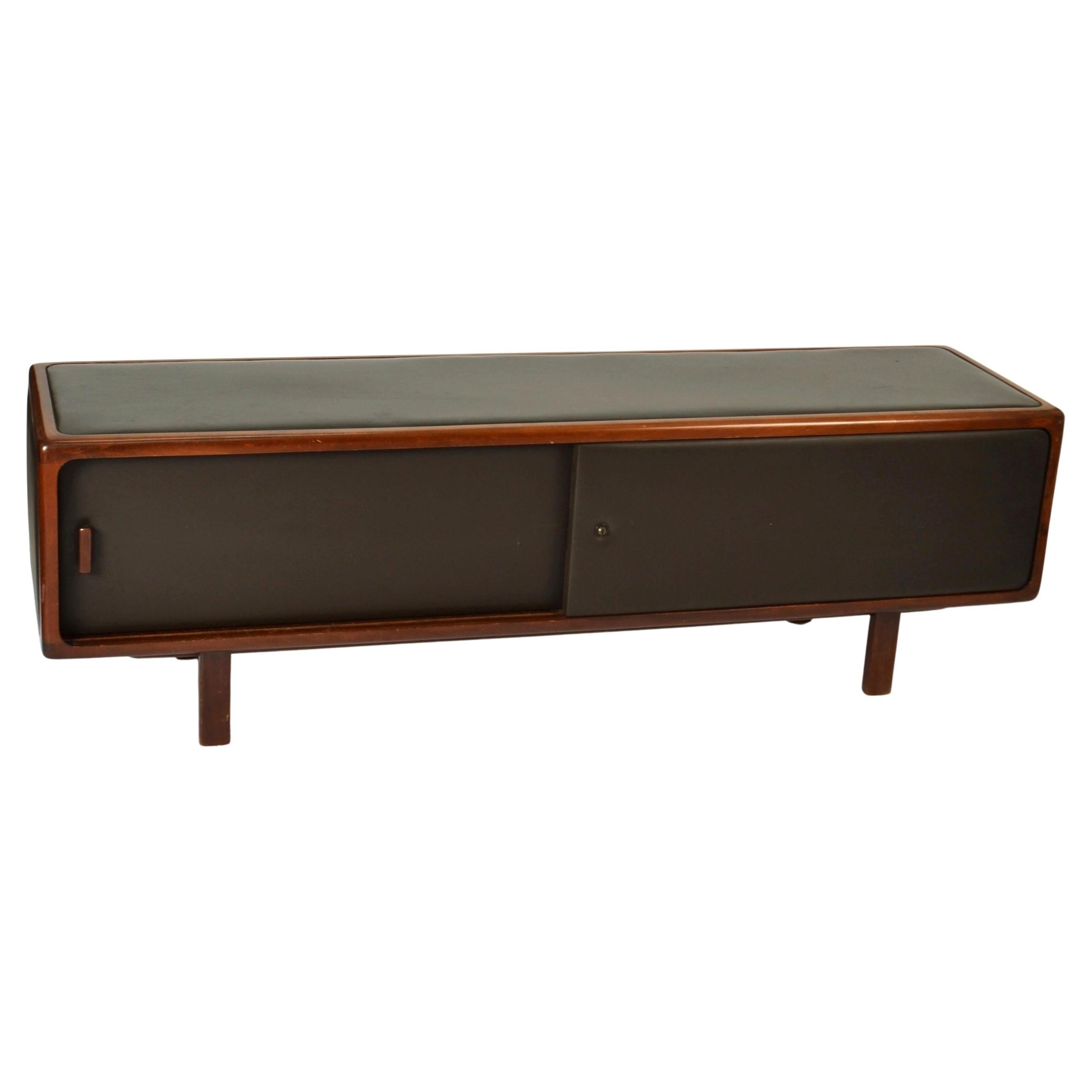 1970er Sideboard aus schokoladenbraunem Leder und Holz im Angebot