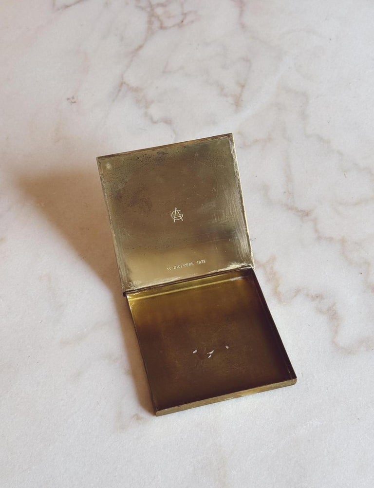 vintage brass cigarette case RWXCOW 16-Slot  Kinzd and is not easy to fall Brass Striped Design Elastic Holder