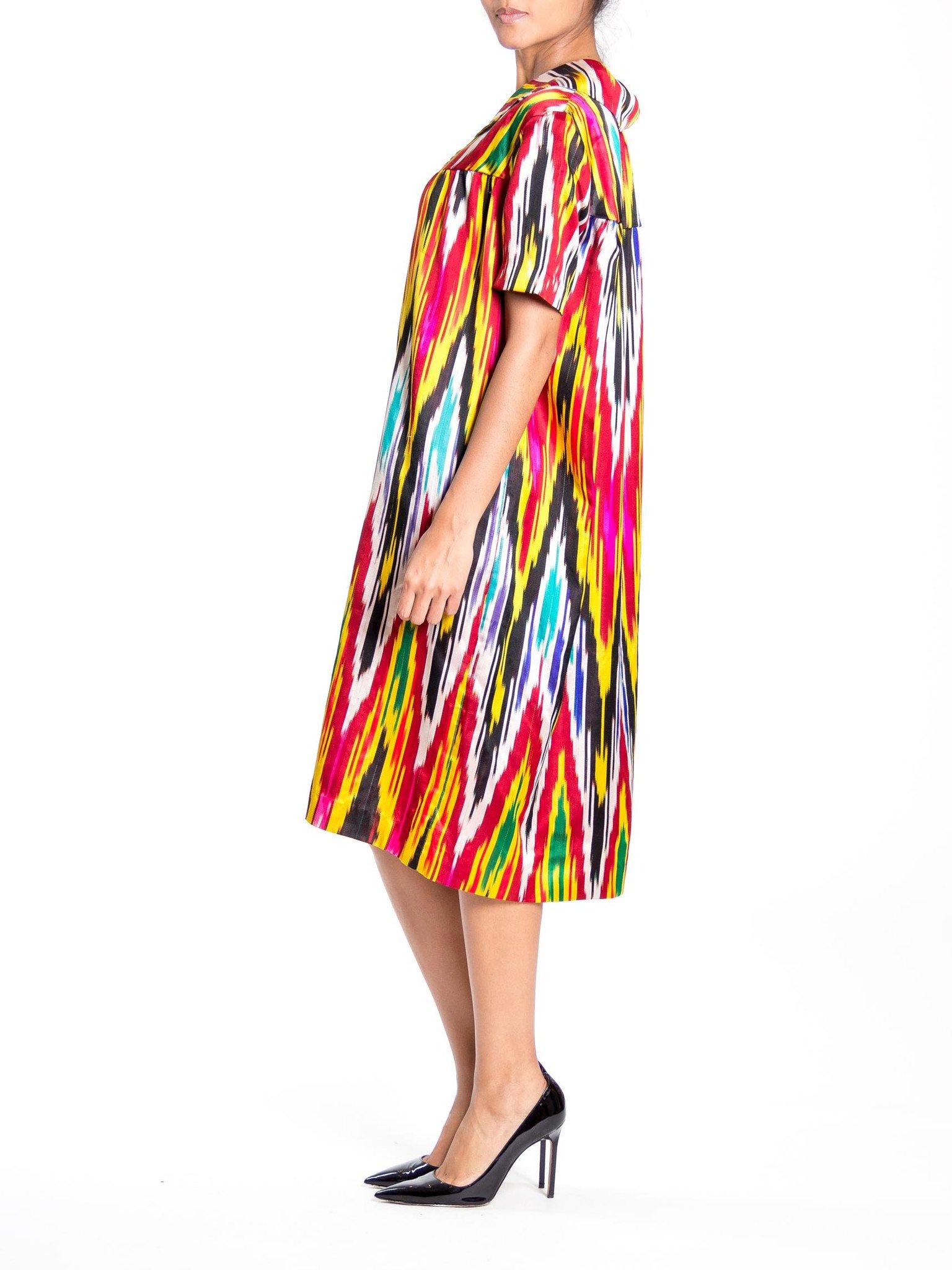1970S Rainbow Hand Woven Silk Ikat Satin Short Sleeve Tunic Dress In Excellent Condition For Sale In New York, NY