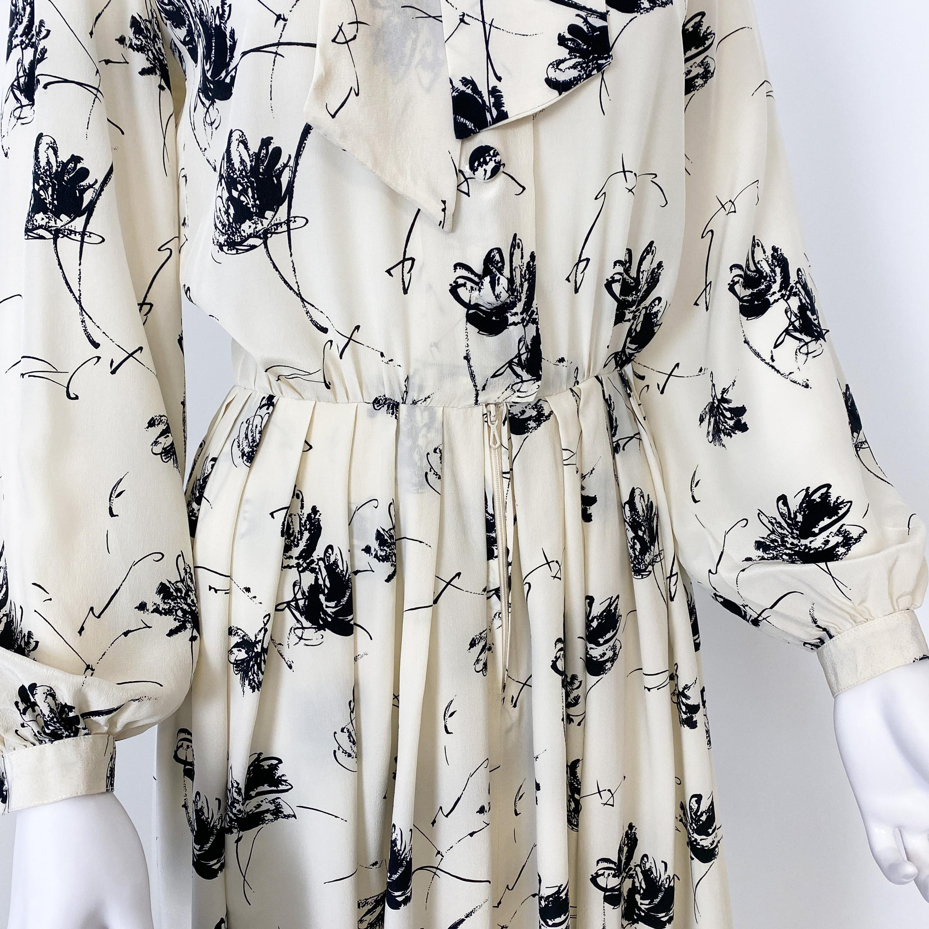 1970s Silk Muslin Black and White Dress with Floral Print Size 8/10 For Sale 6