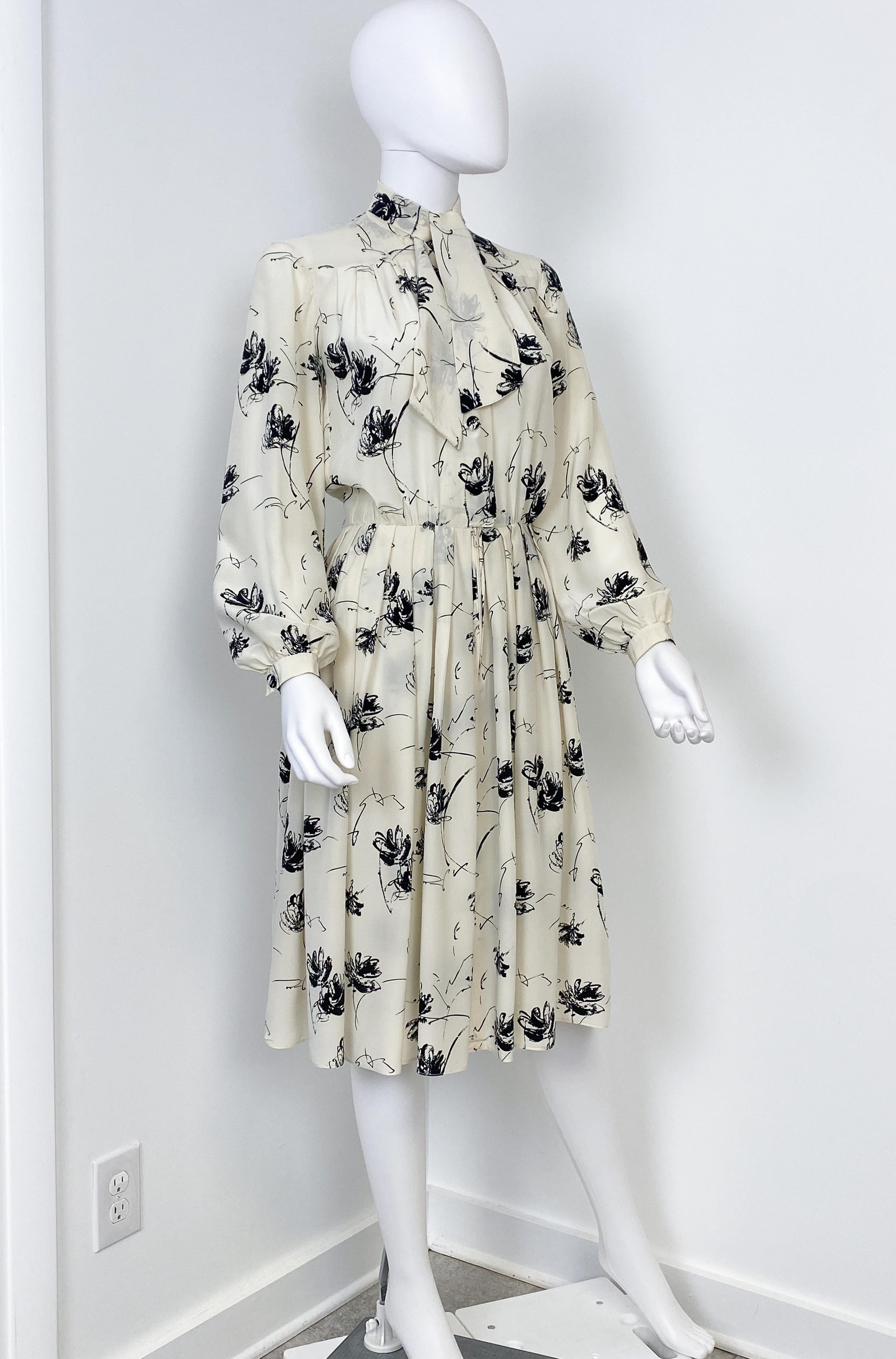 Women's 1970s Silk Muslin Black and White Dress with Floral Print Size 8/10 For Sale