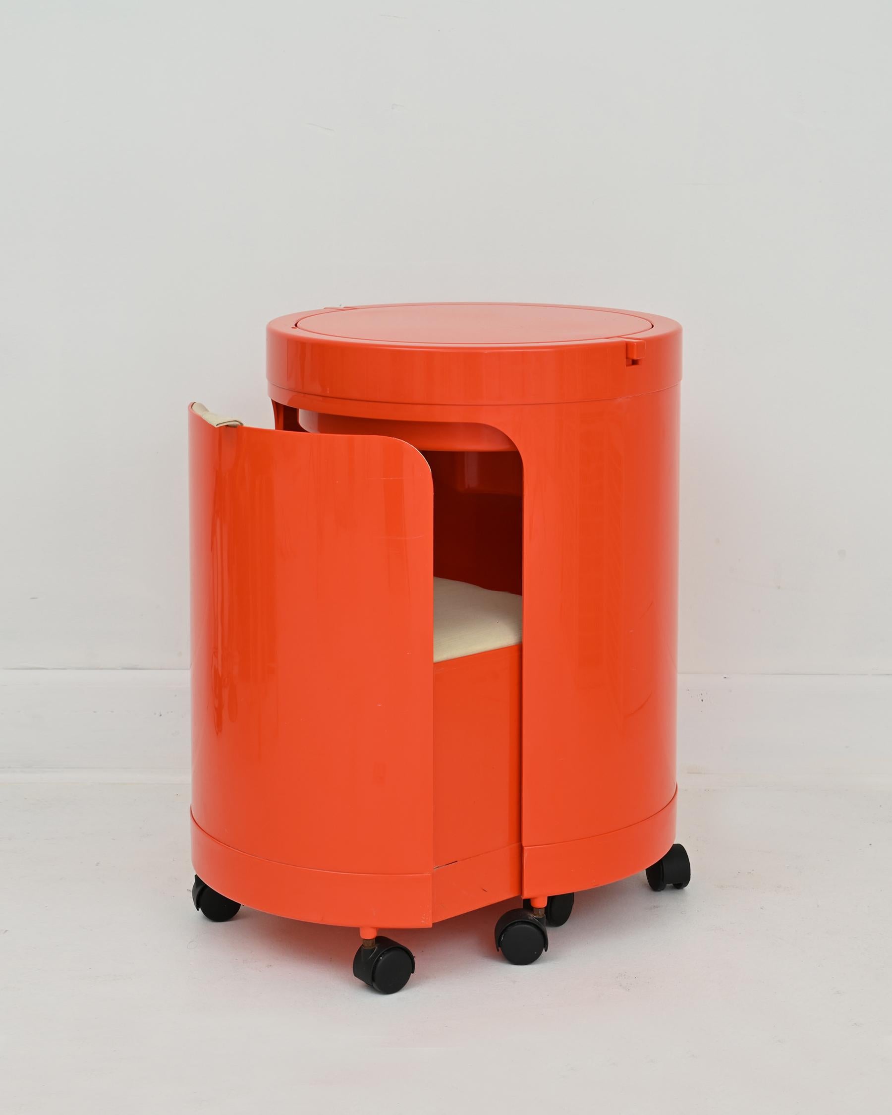 Ère spatiale Coiffeuse orange atomique Silveri de Fanini Fain S.P.A et Studio Kastilia, années 1970 en vente