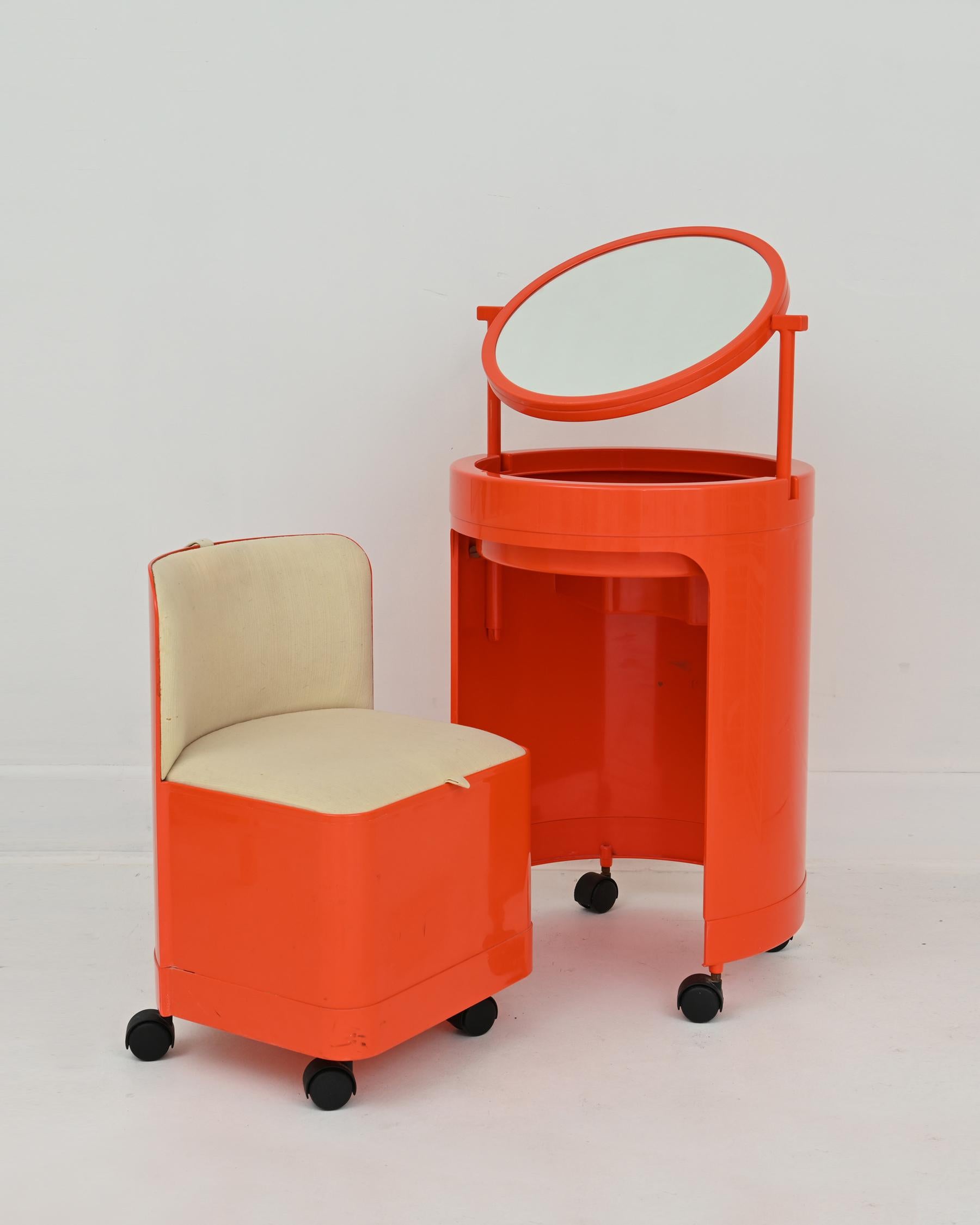 Coiffeuse orange atomique Silveri de Fanini Fain S.P.A et Studio Kastilia, années 1970 Bon état - En vente à San Gabriel, CA