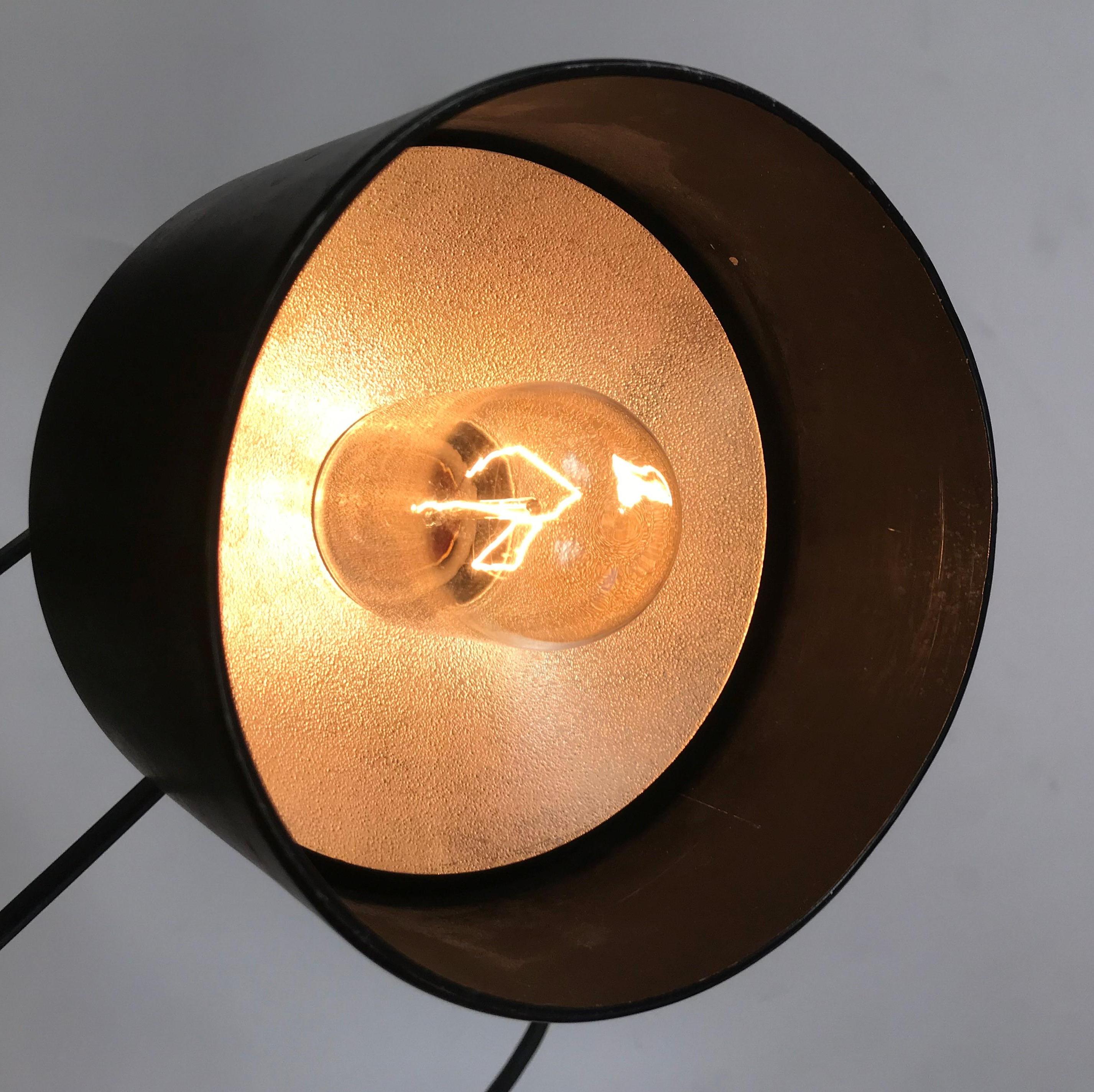 1970's Single Lantern Adjustable Lightolier Floor Lamp in Black and Chrome For Sale 2