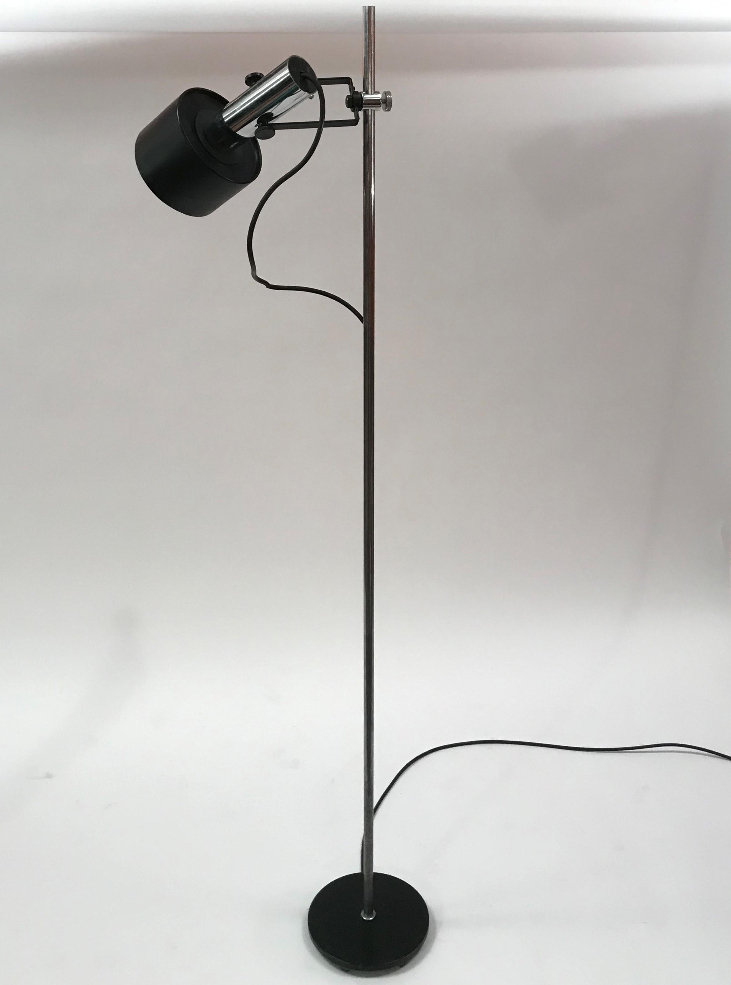 Cast 1970's Single Lantern Adjustable Lightolier Floor Lamp in Black and Chrome For Sale