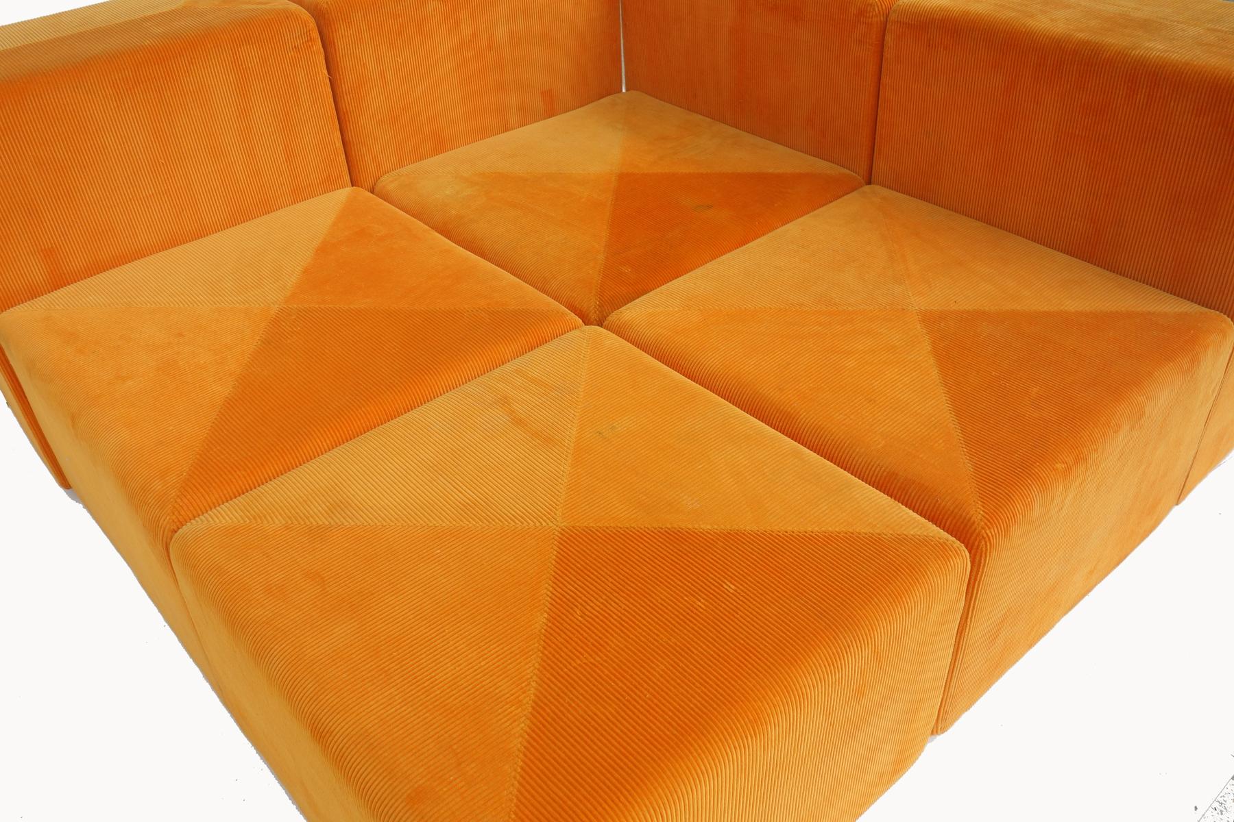 1970s Sistema 61 Giancarlo Piretti Castelli Italian Design Orange Modular Sofa For Sale 5