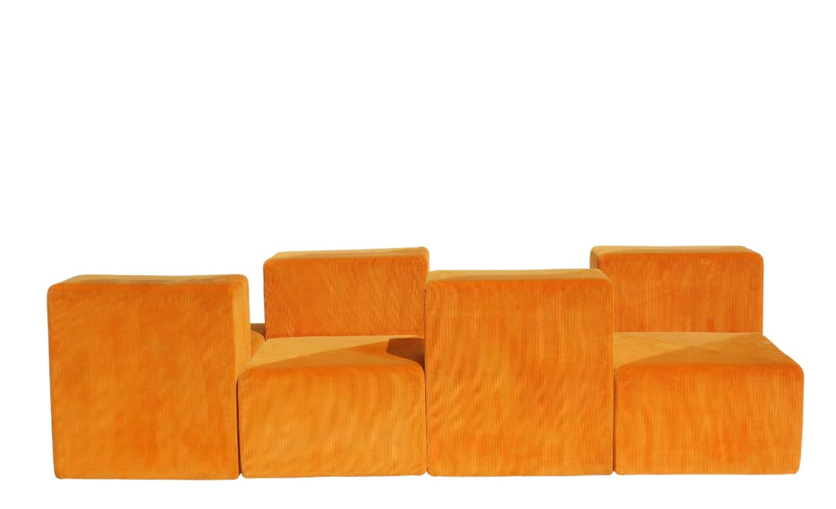 Mid-Century Modern 1970s Sistema 61 Giancarlo Piretti Castelli Italian Design Orange Modular Sofa For Sale