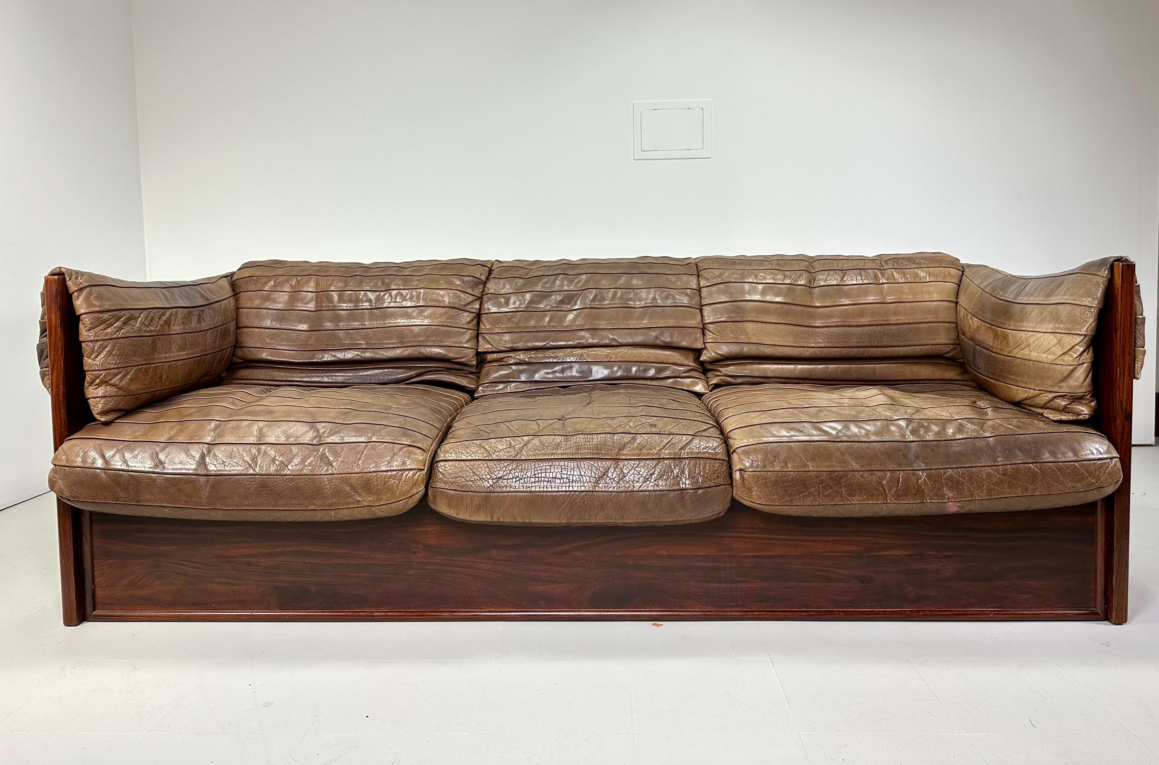 Skipper Mobler Rosewood Box sofa with high quality Buffalo leather. Unique cushion designs creates a wonderful design and excellent comfort. Settee also available. Denmark, 1970’s

Delivery To Nyc Available for $600