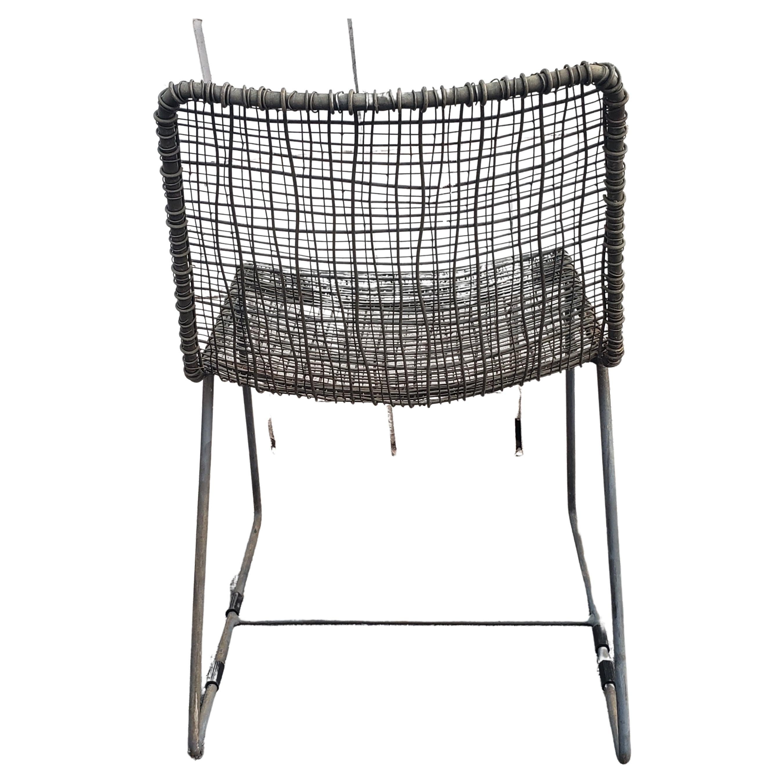 Mid-Century Modern 1970s Slope Wrought Iron and Steel Mesh Lounge Chairs, a Pair For Sale