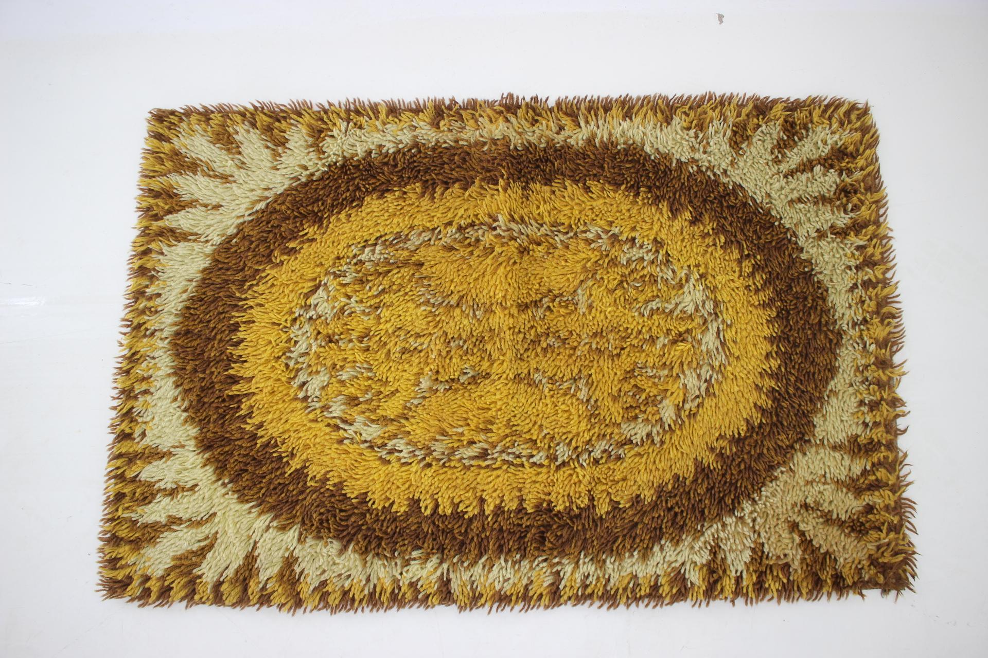 1970s Small Danish Abstract Wool Rug For Sale