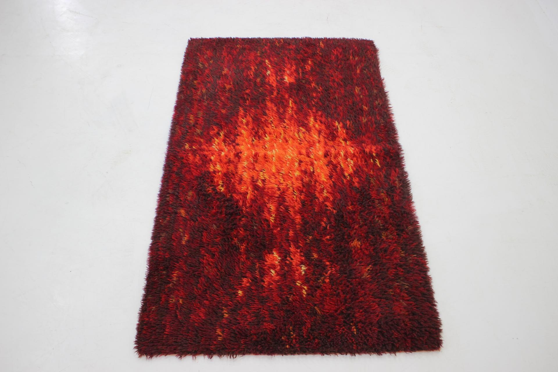 Late 20th Century 1970s Small Danish Wool Abstract Rug  For Sale