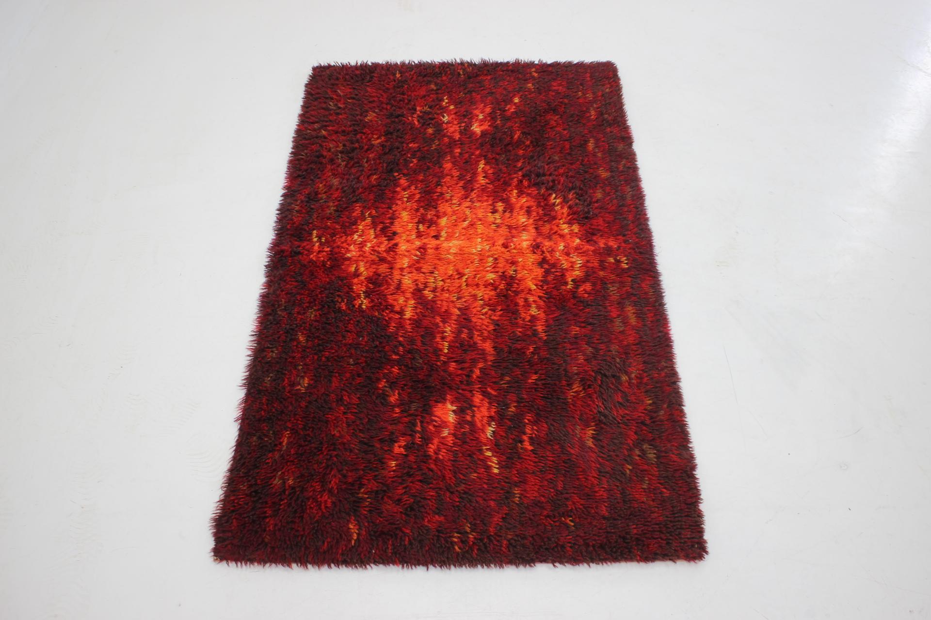 1970s Small Danish Wool Abstract Rug  For Sale 1