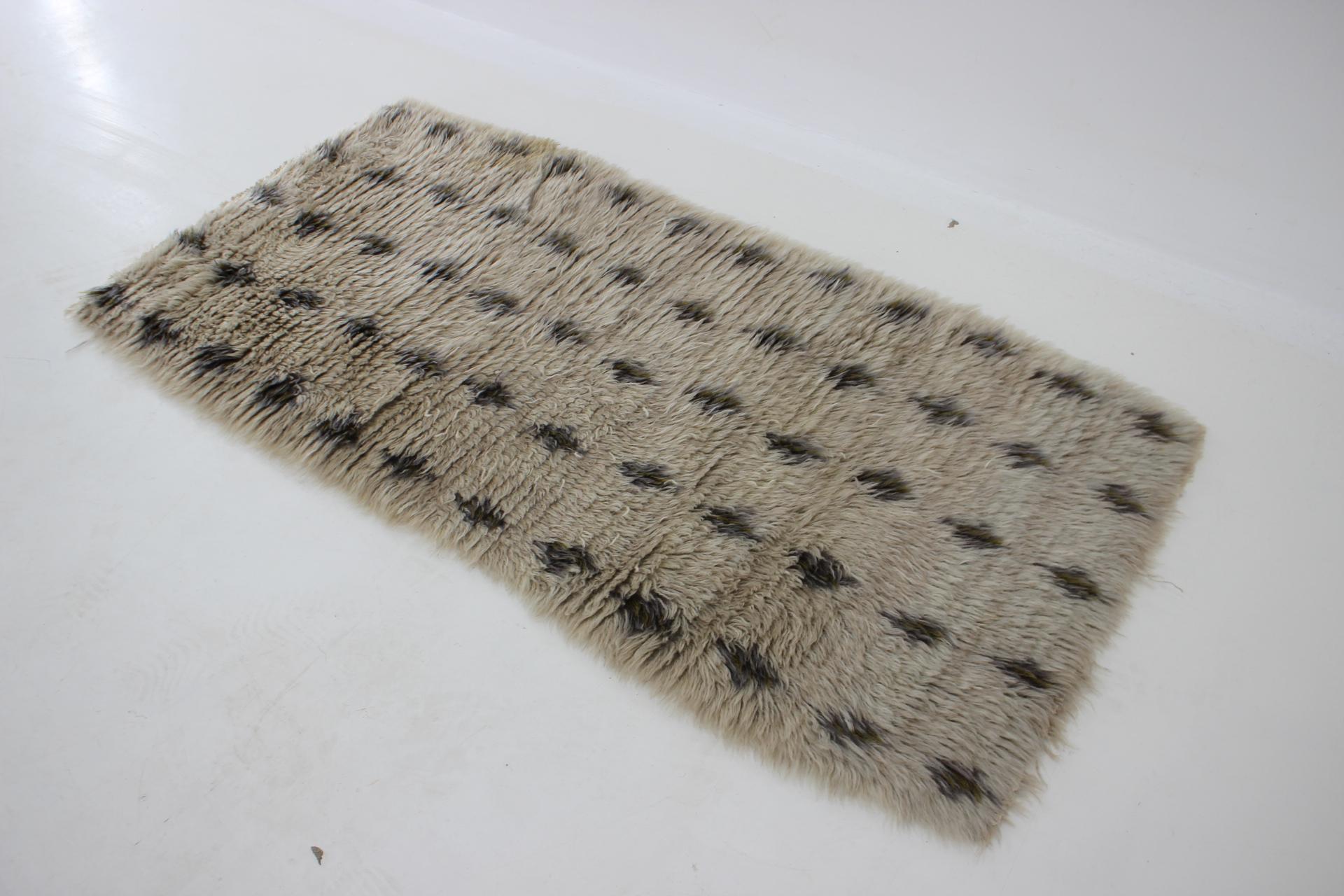 Mid-Century Modern 1970s Small Danish Wool Rug