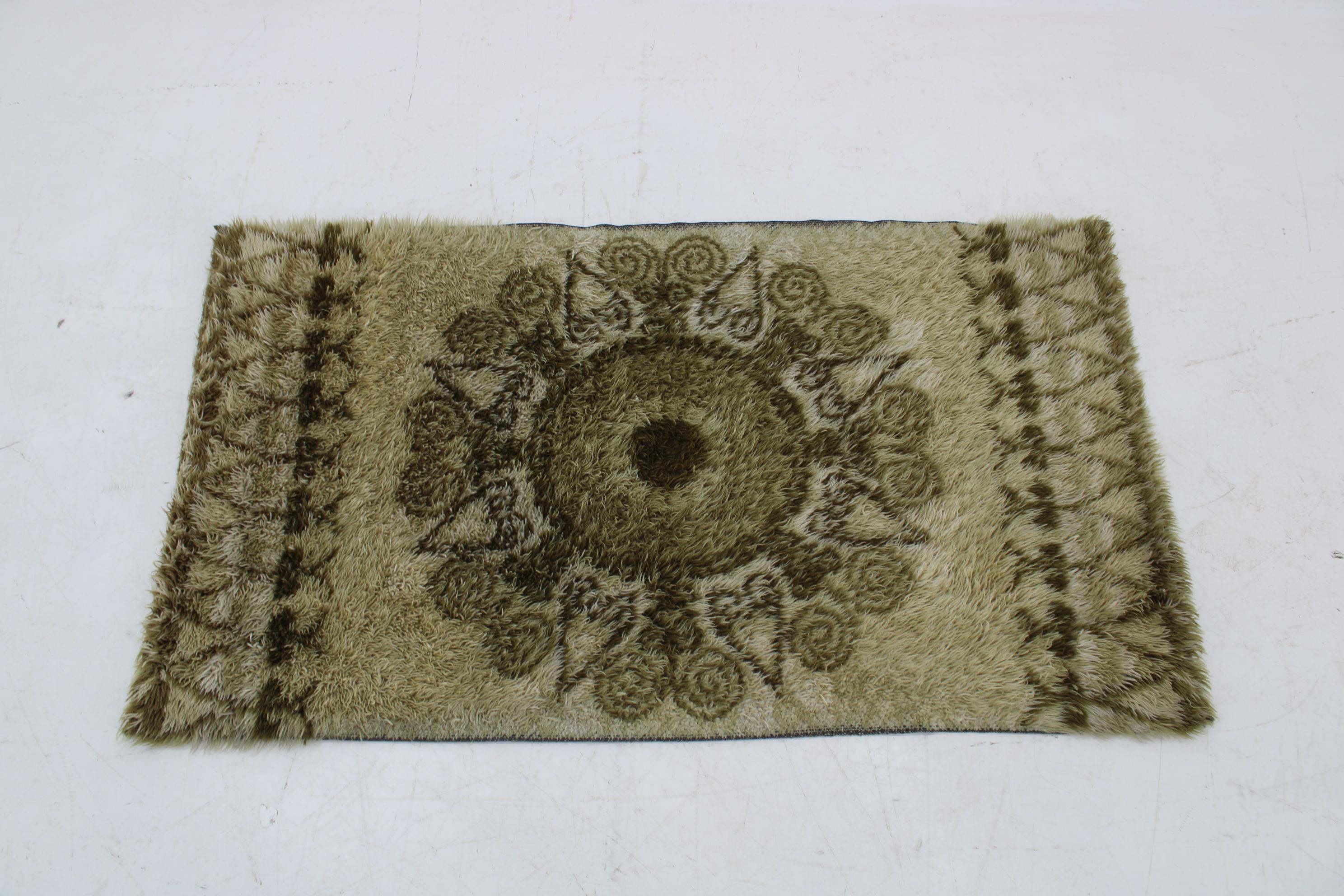 Mid-Century Modern 1970s Small Danish Wool Rug For Sale