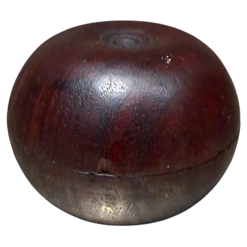 Récipient en bois avec couvercle de style « Mid-Century Modern », Amérique du Nord, années 1970 en vente