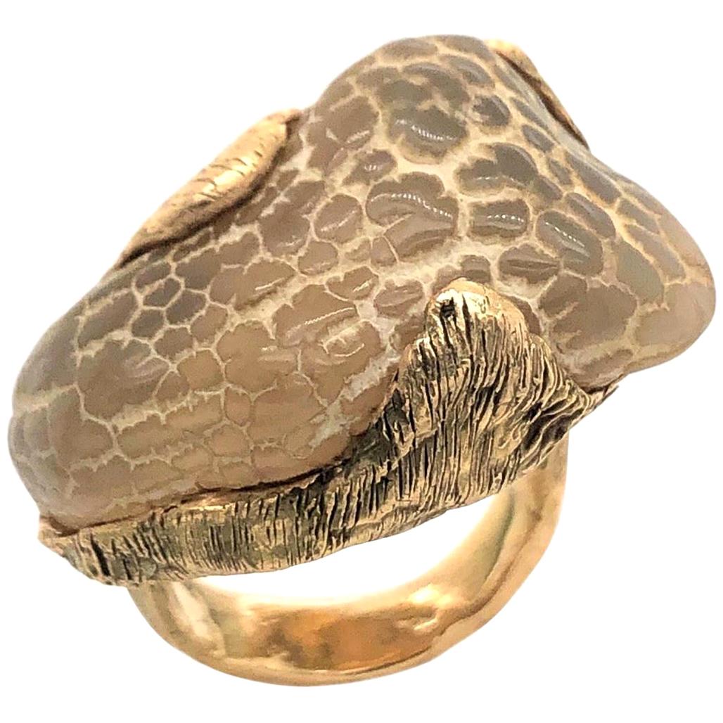 1970s Snakeskin Agate and Gold Ring