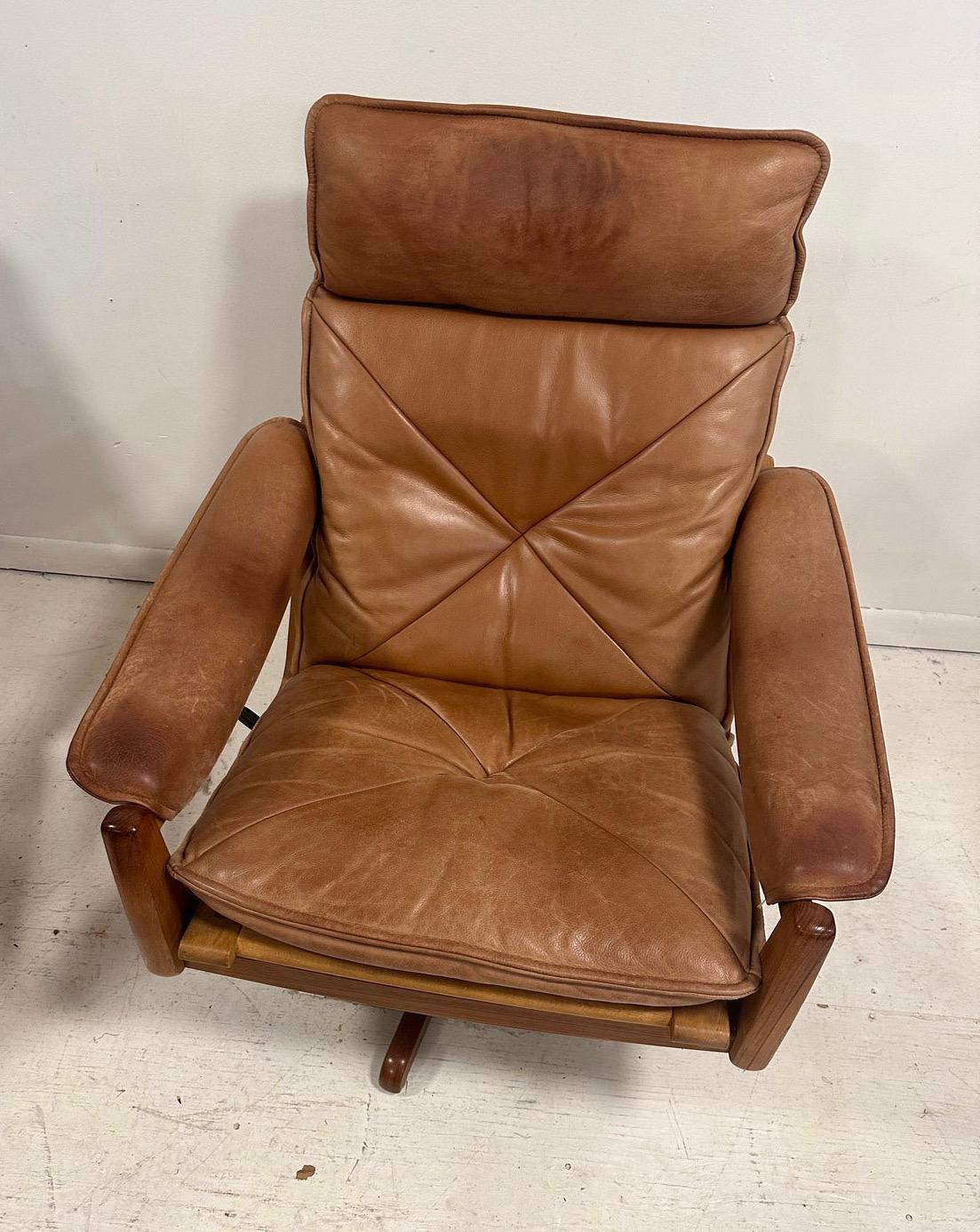 1970s soda galvino Denmark solid teak recliners with ottomans  For Sale 2
