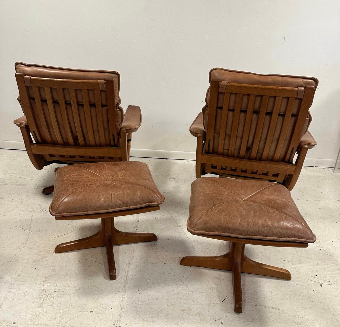 1970s soda galvino Denmark solid teak recliners with ottomans  For Sale 3