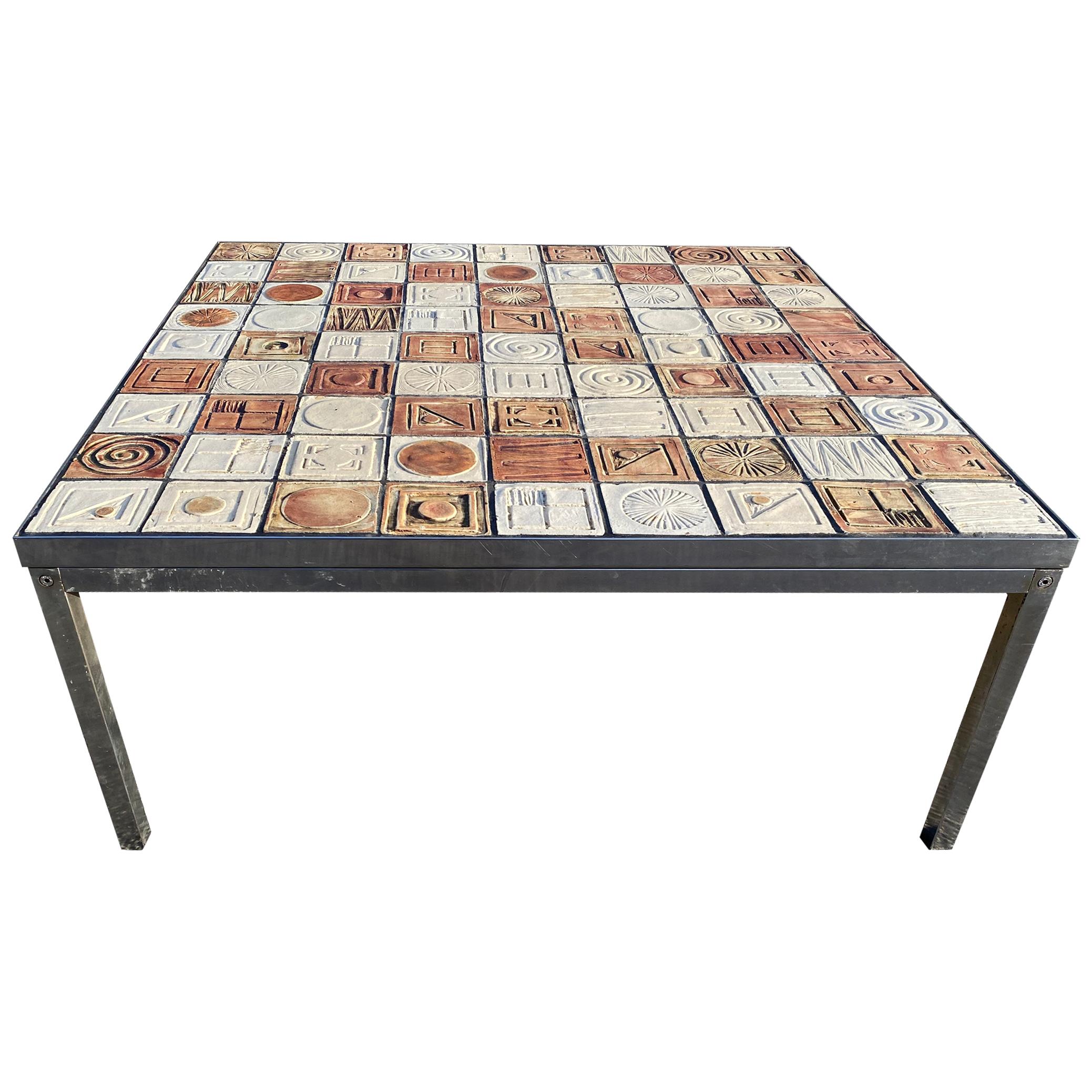 Table de canapé des années 1970 en acier et céramique en vente