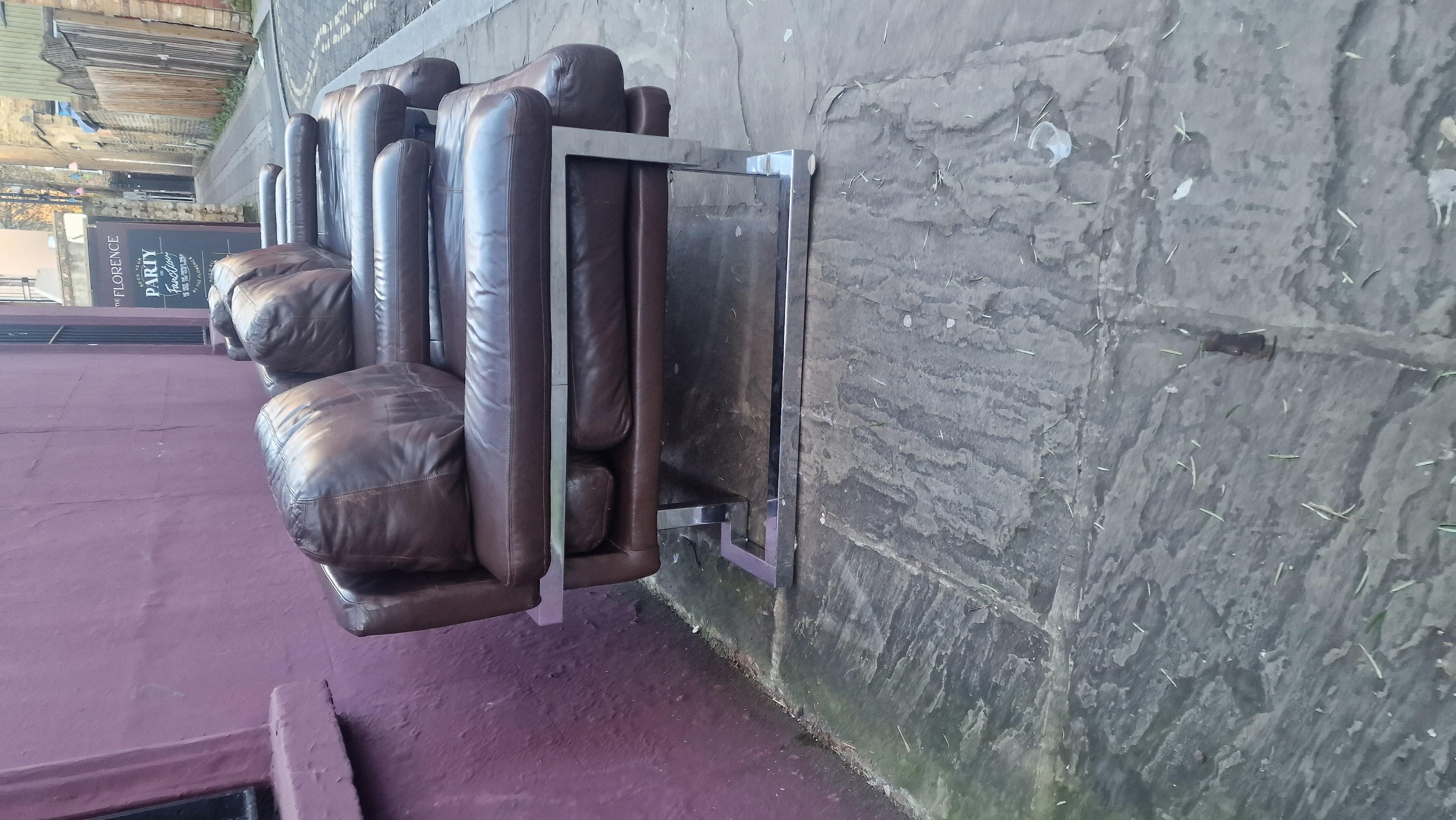 Deux fauteuils de canapé des années 1970 par Tim Bates Bon état - En vente à London, Lambeth