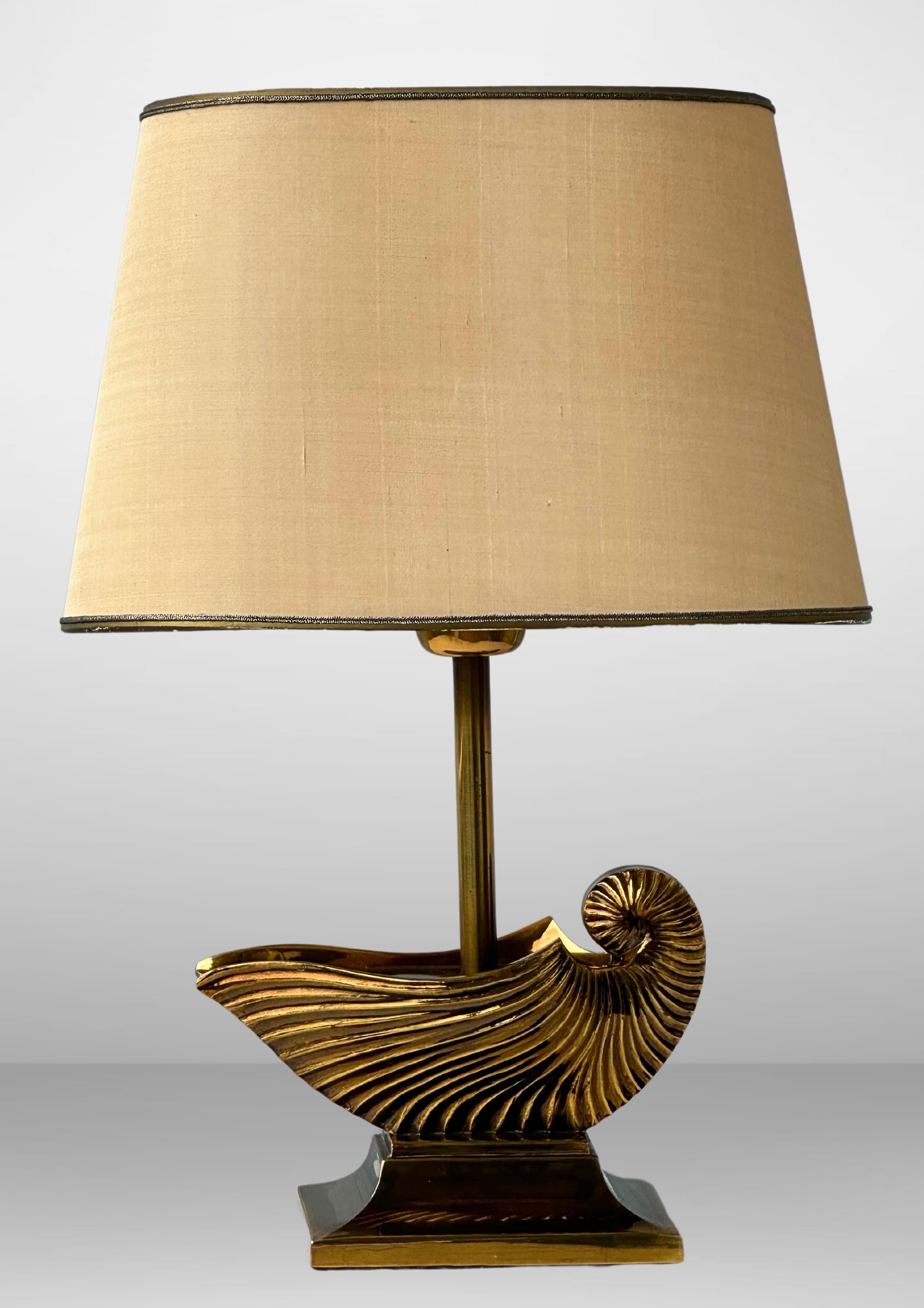 Belgian 1970s Solid Brass Coquillage Seashell Table lamp by DEKNUDT Belgium Model 3742/1 For Sale