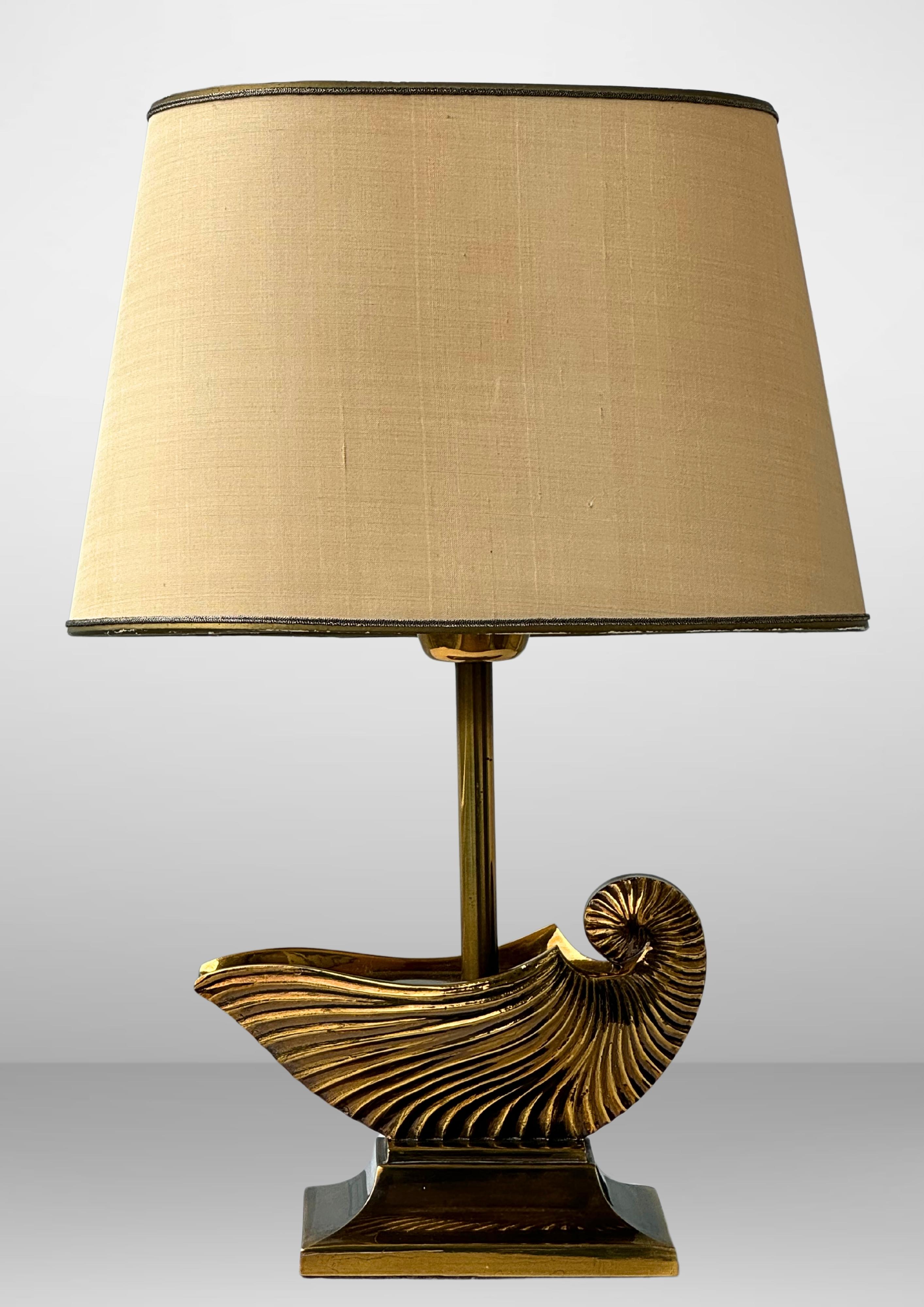 Cast 1970s Solid Brass Coquillage Seashell Table lamp by DEKNUDT Belgium Model 3742/1 For Sale