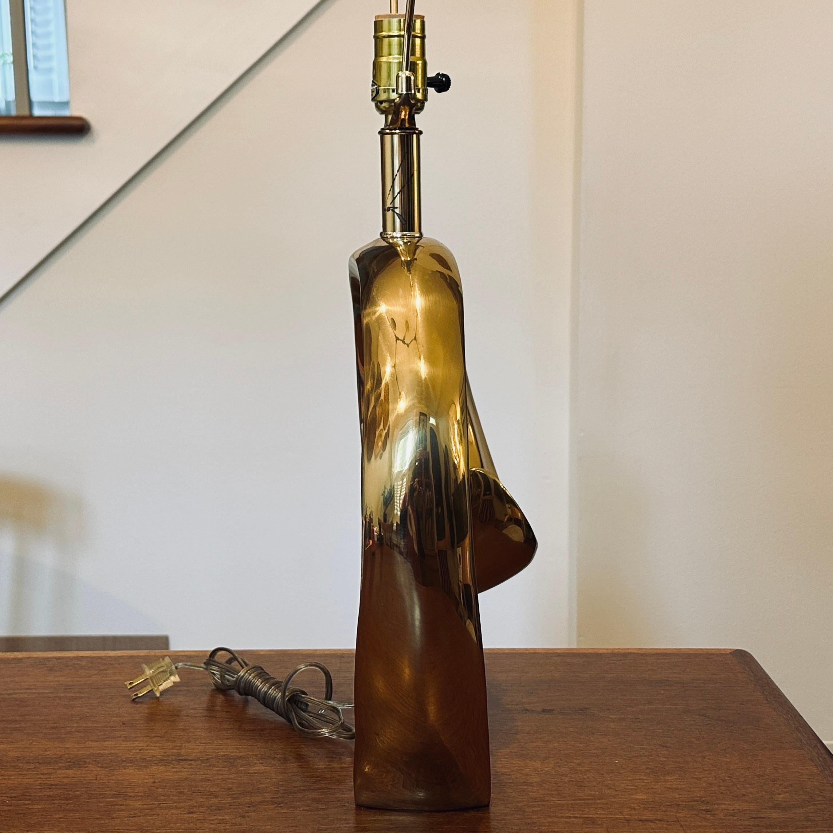 Cast 1970s Solid Brass Swoosh Wave 'Pierre Cardin' Table Lamp by Erwin Lambeth For Sale
