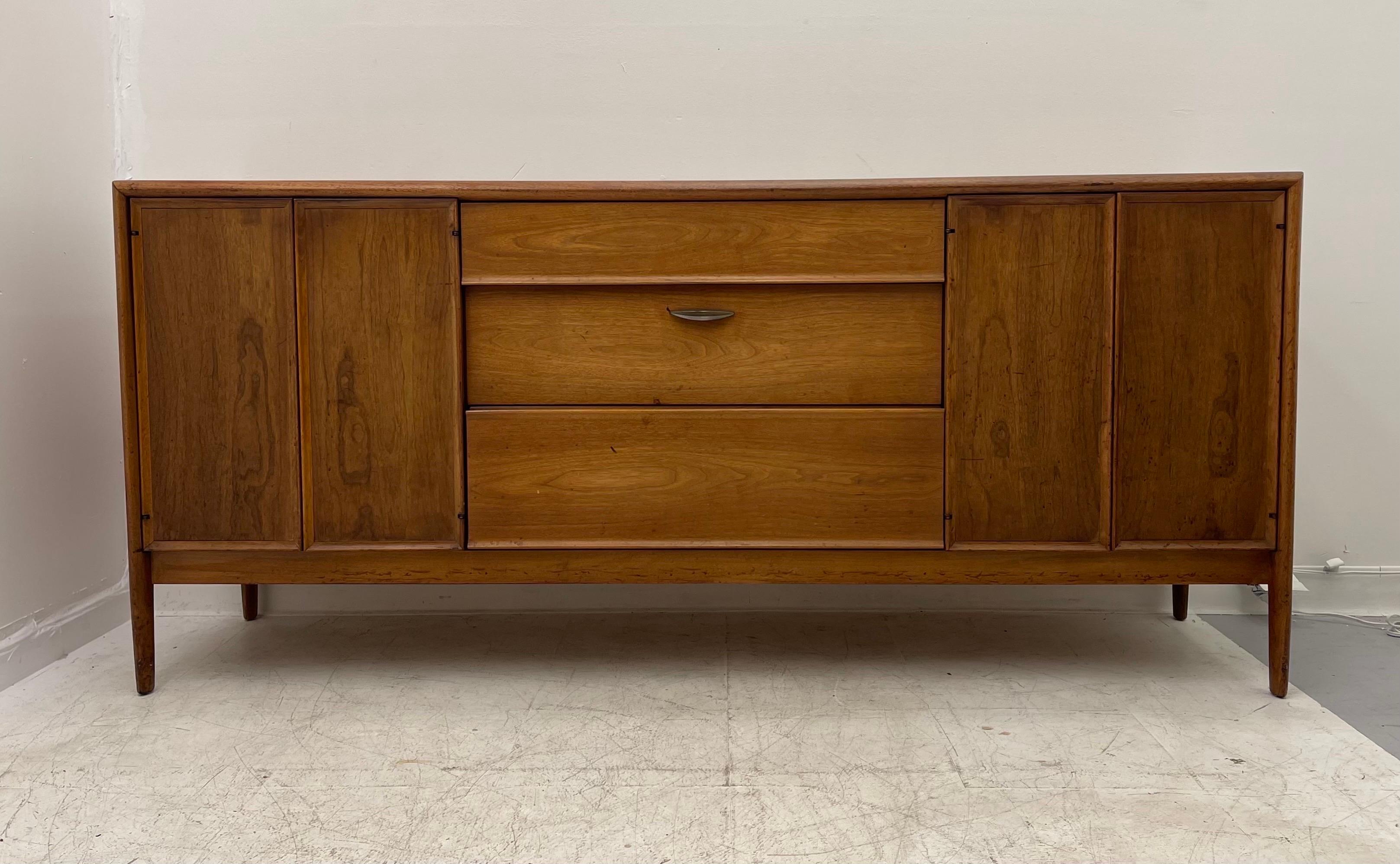 1970s Solid Walnut Mid Century Modern Credenza by Drexel In Good Condition In Seattle, WA