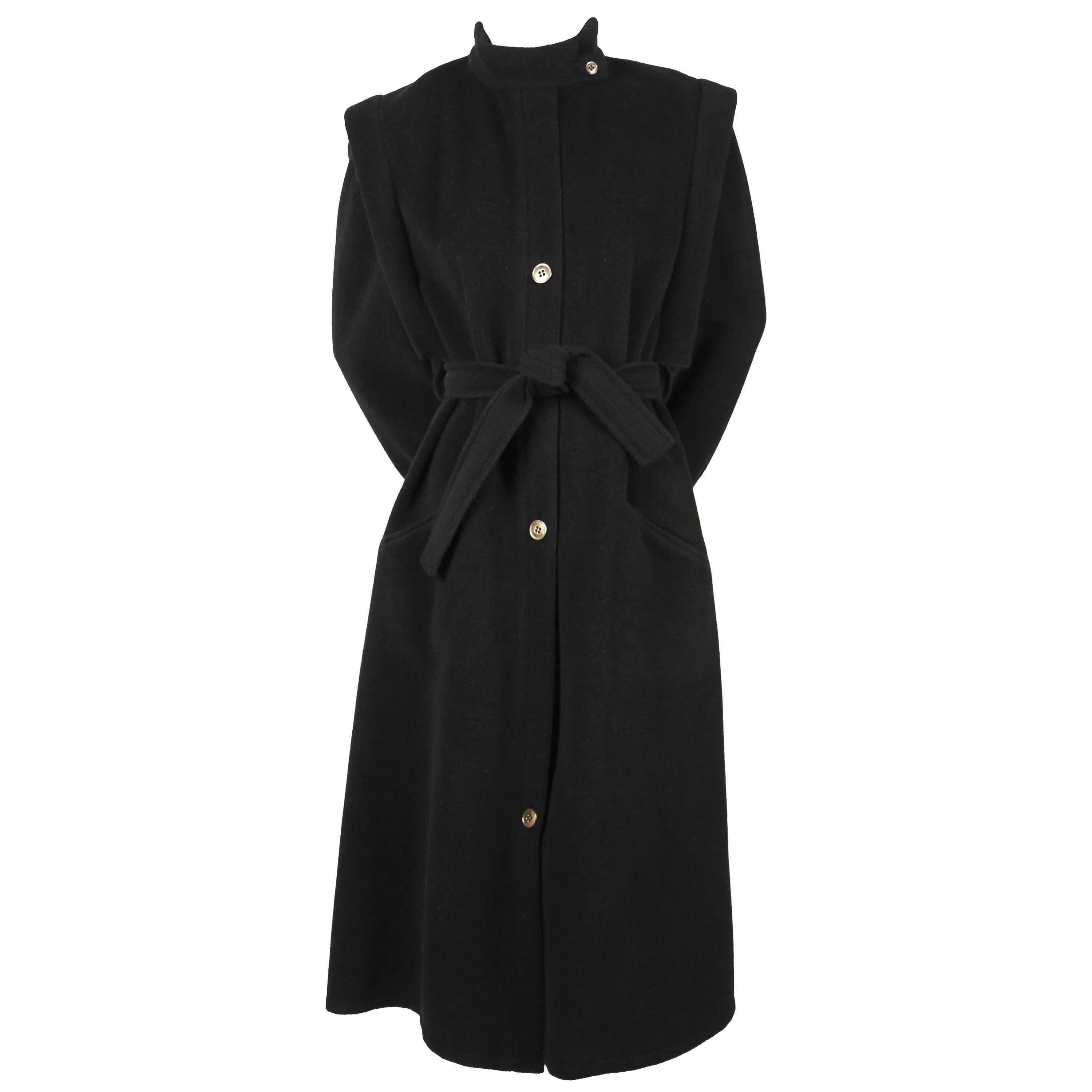 Manteau en laine noire Sonia Rykiel des années 1970 avec épaules structurées et boutons métalliques
