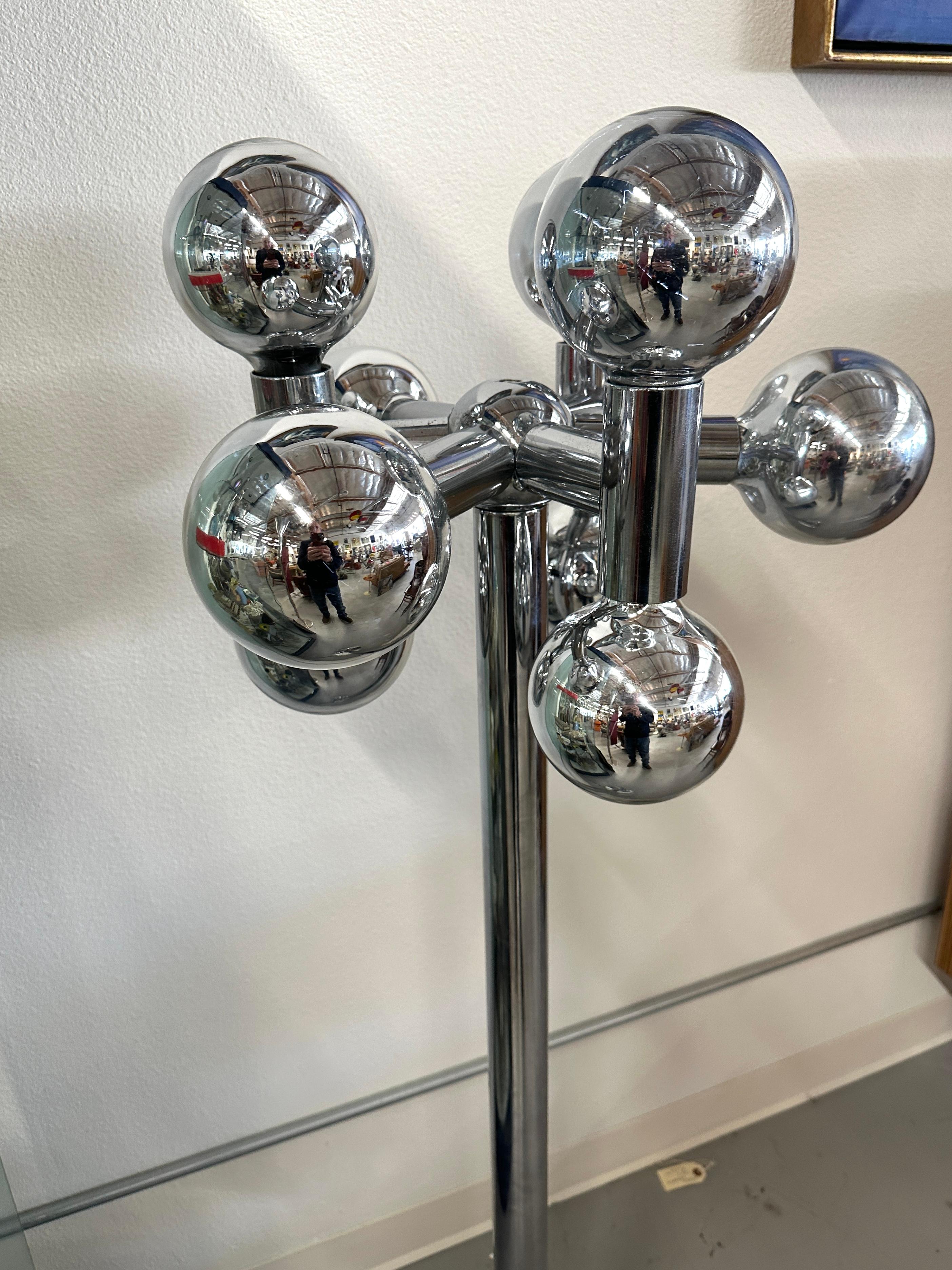 Lámpara de pie Sonneman Chrome Mirrored Globe de los años 70 en venta 4