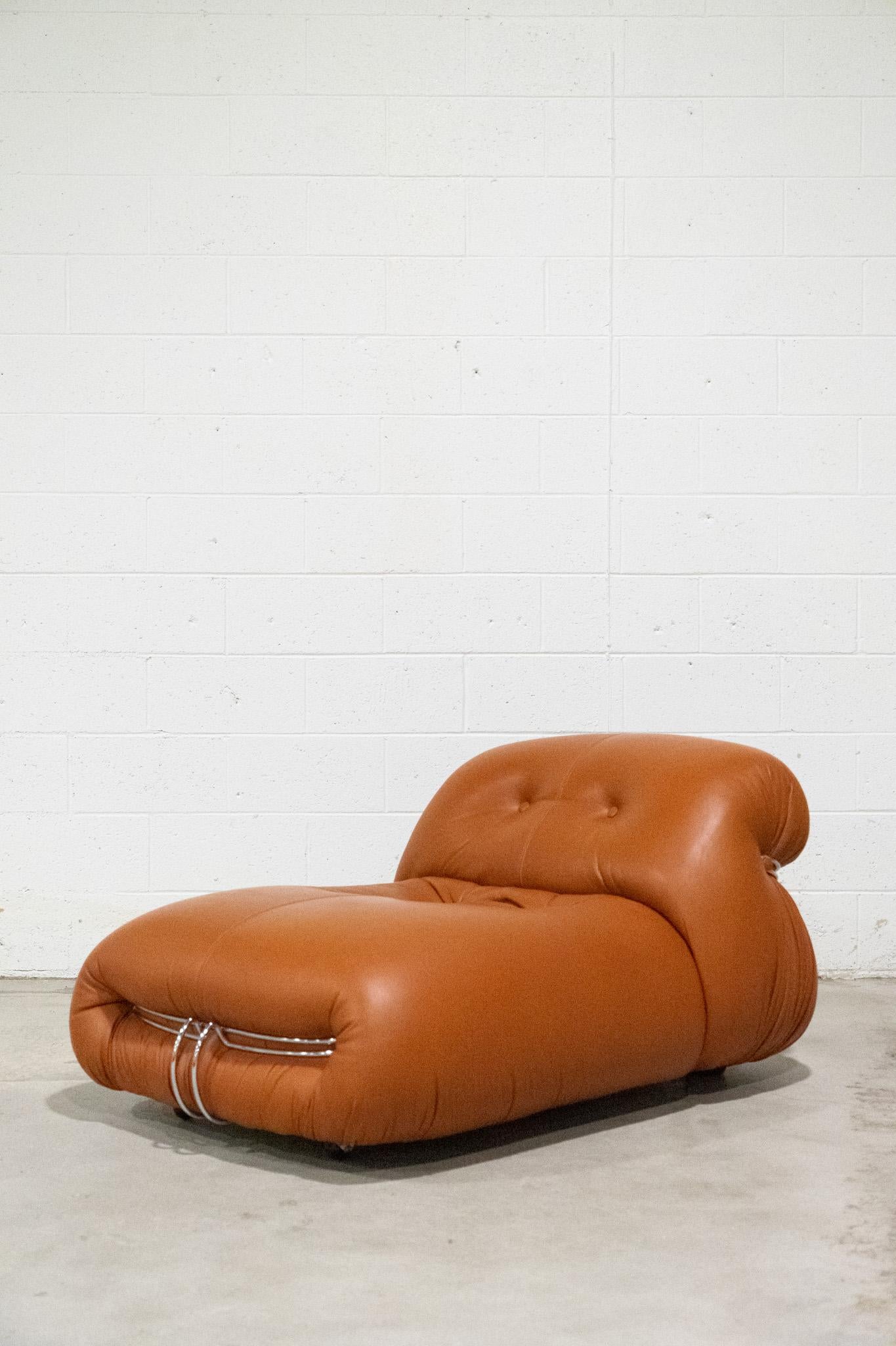 Rare Soriana Lounge / Chaise  by Afra & Tobia Scarpa for Cassina, Italy, 1970 Original Leather in great vintage condition. Structurally perfect and excellent foam condition. 

 Conceptual design of  the 