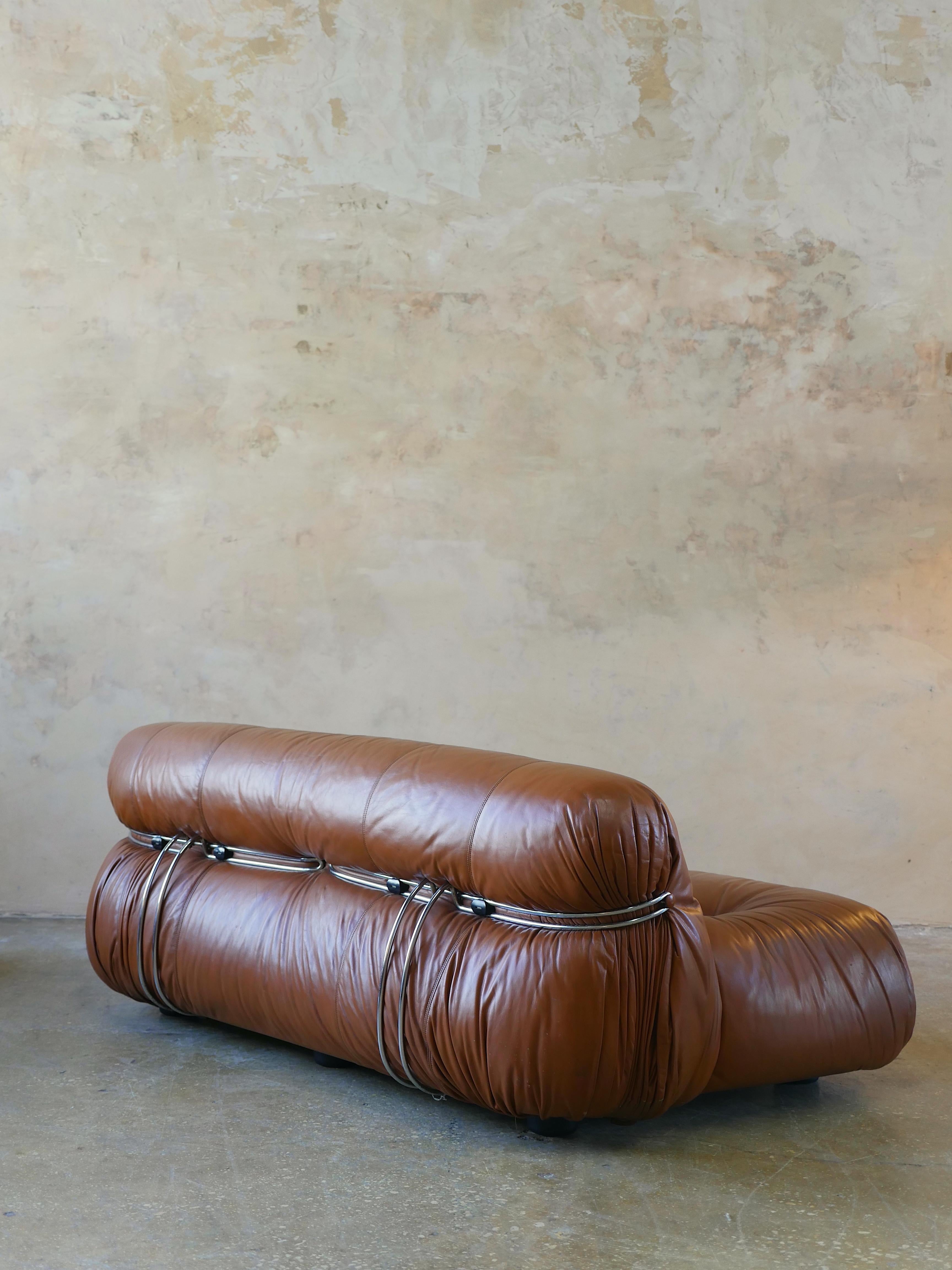 1970s Soriana Cognac Leather Settee by Afra and Tobia Scarpa for Cassina In Good Condition In Miami, FL