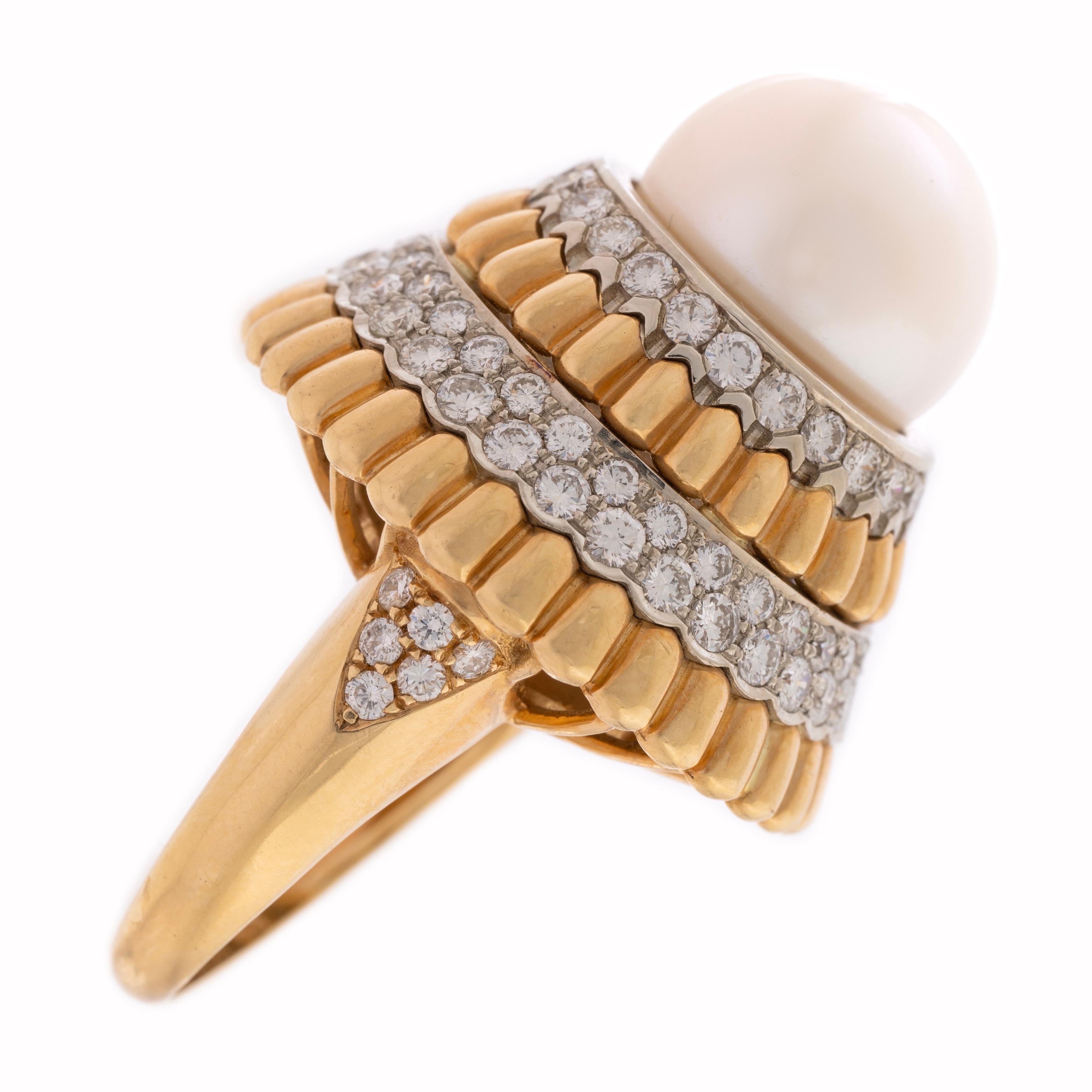 Round Cut 1970's SouthSea Pearl and Diamond Ring signed Van Cleef & Arpels 18k For Sale