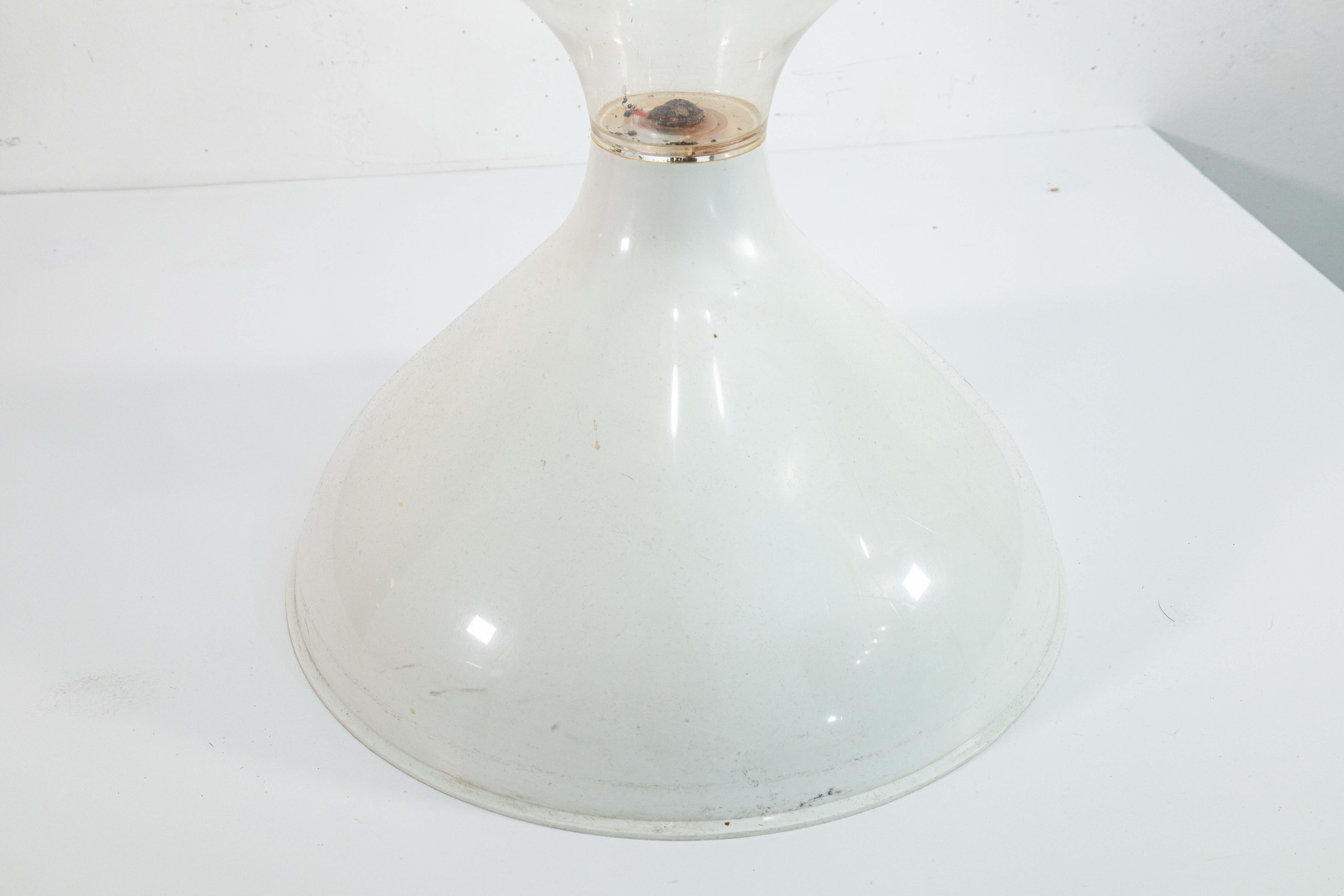 1970s Space Age Acrylic Teardrop Shape Standing Terrarium Floor Planter In Good Condition For Sale In Keego Harbor, MI