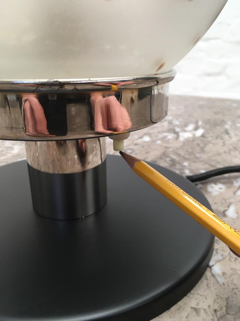 lampe de table Space Age des années 1970 en verre d'art et chrome avec inclusions brunes et blanches en vente 4
