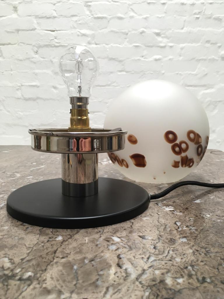 1970s Space Age Art Glass and Chrome Table Lamp with Brown and White Inclusions For Sale 9