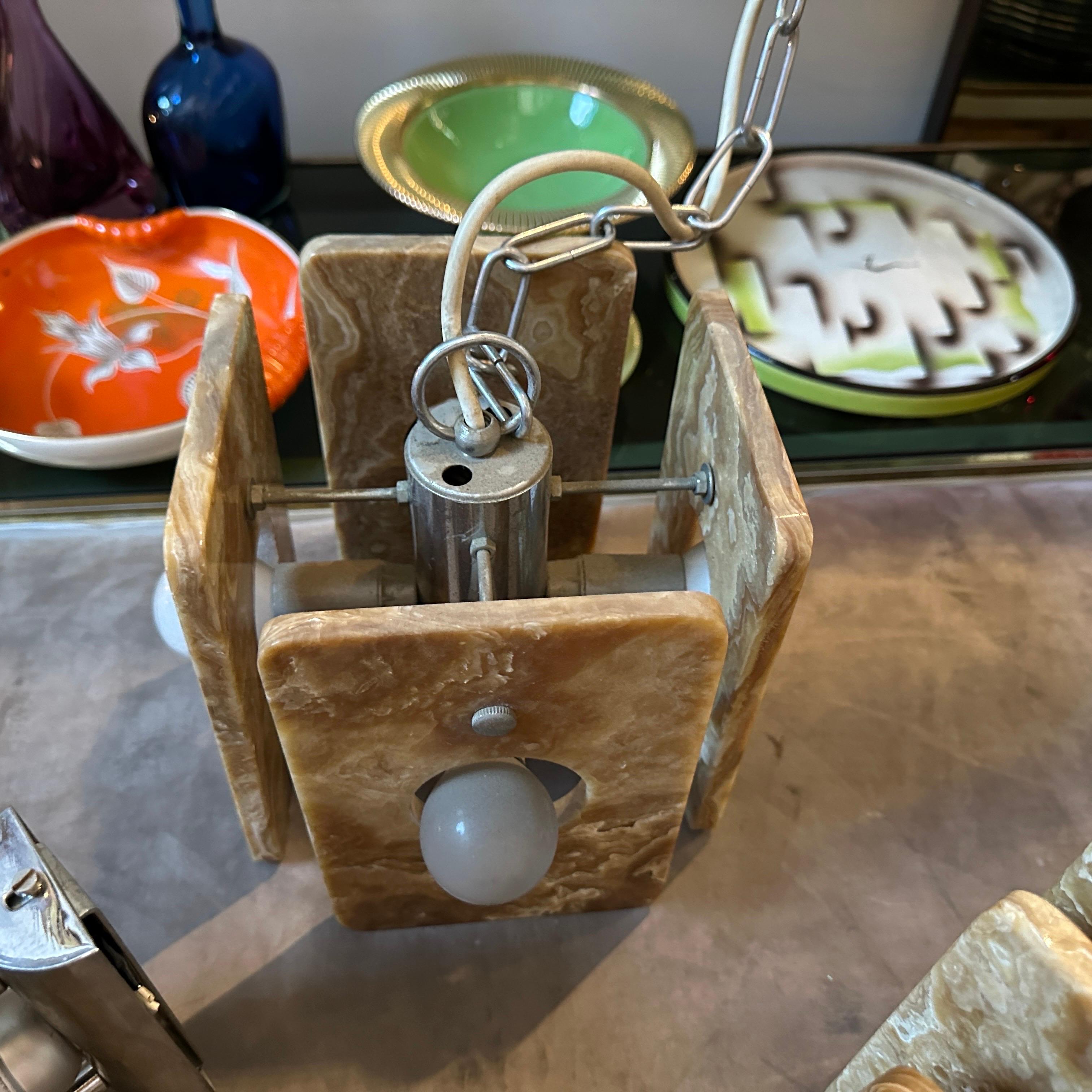 1970er Space Age Brauner Onyx und Stahl Italienischer Quadratischer Anhänger im Zustand „Gut“ im Angebot in Aci Castello, IT