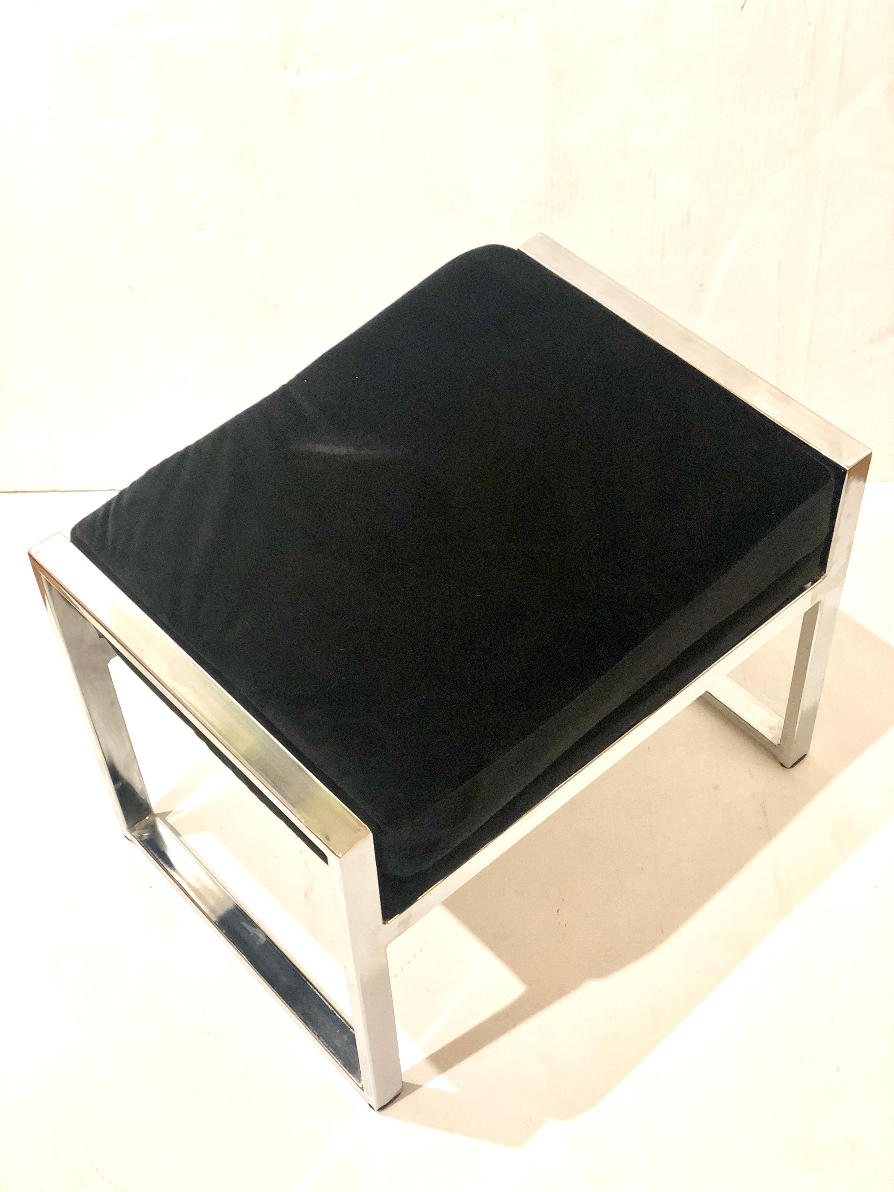 1970s Space Age Chrome and Velvet Vanity Stool In Good Condition In San Diego, CA