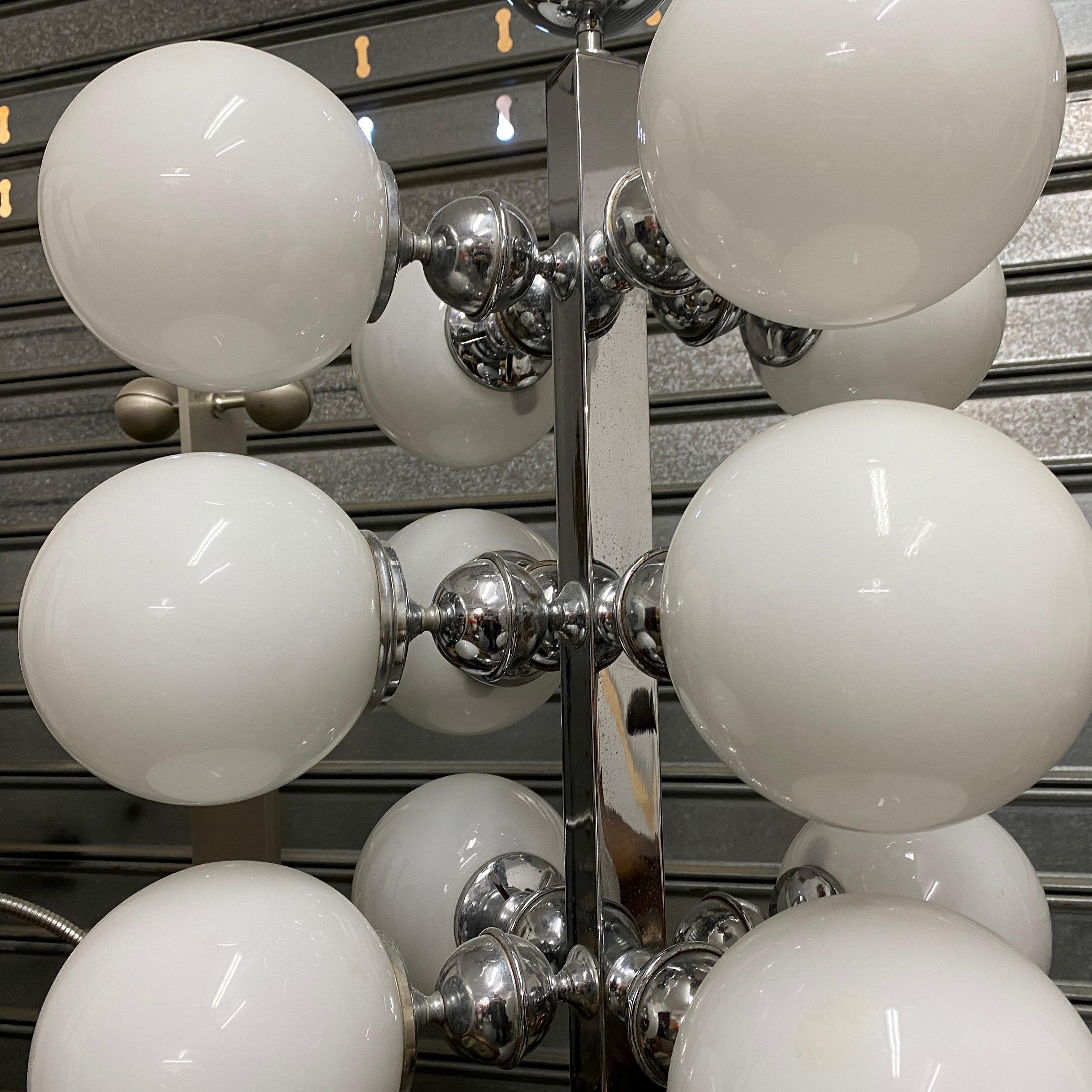 1970s Space Age Chromed Metal and Opaline Italian Chandelier by Reggiani 1