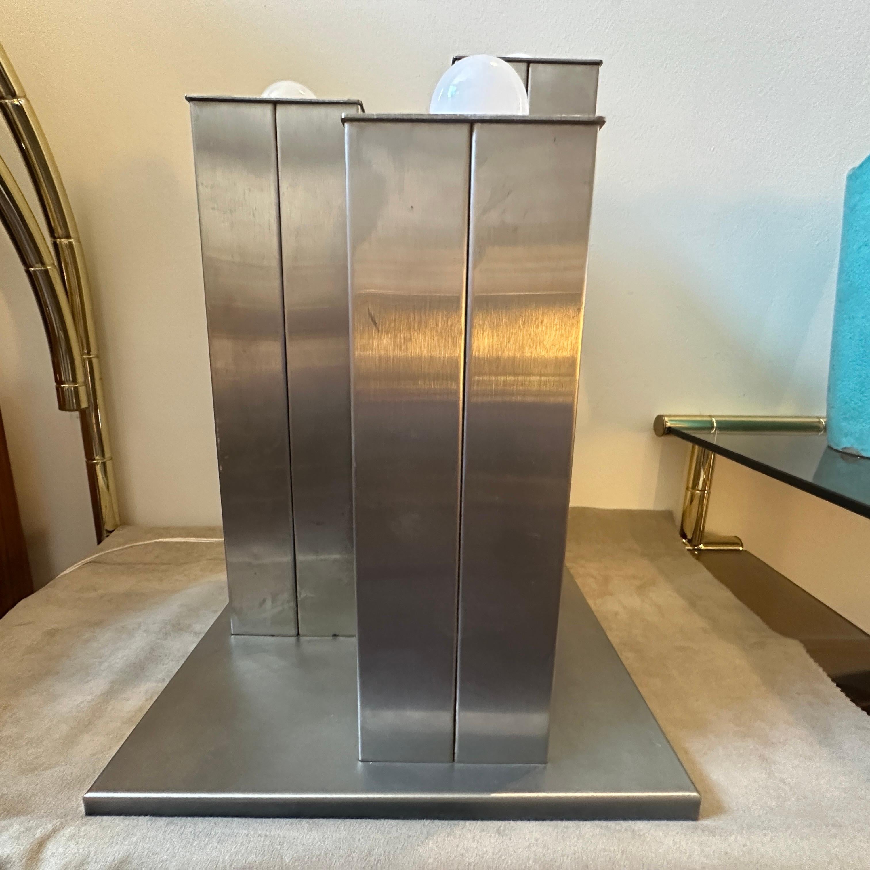 1970s Space Age Chromed Metal Italian Square Table Lamp In Good Condition For Sale In Aci Castello, IT