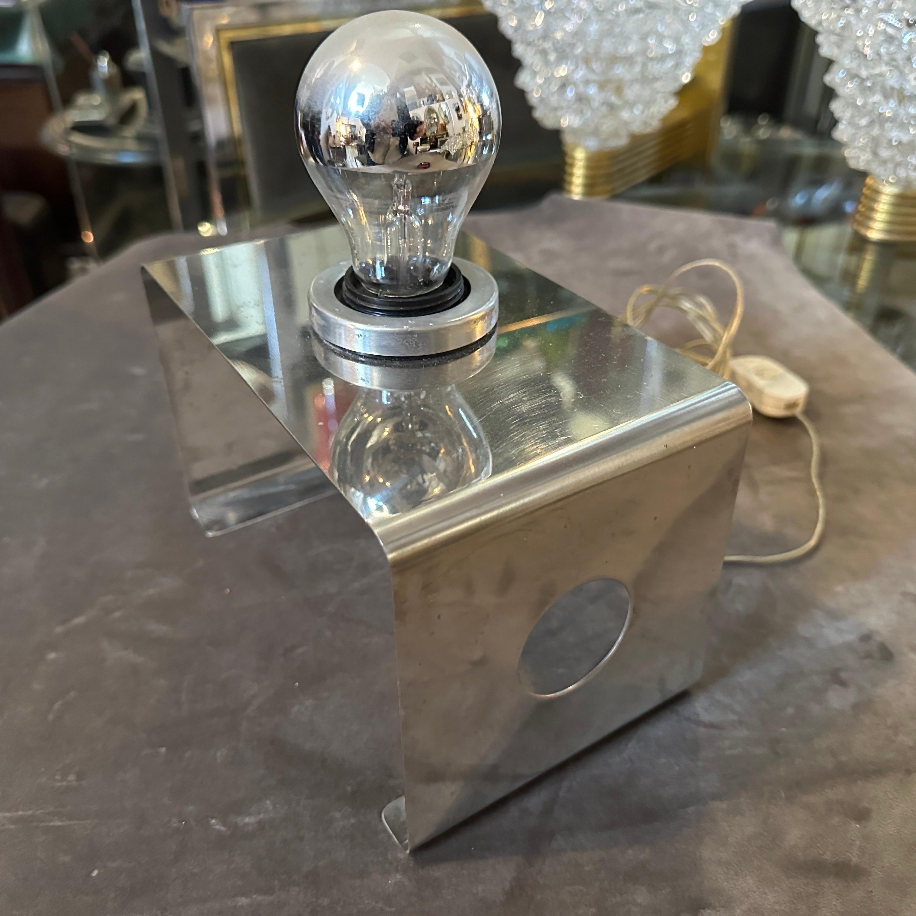 1970s Space Age Chromed Metal Rectangular Italian Table Lamp In Excellent Condition For Sale In Aci Castello, IT